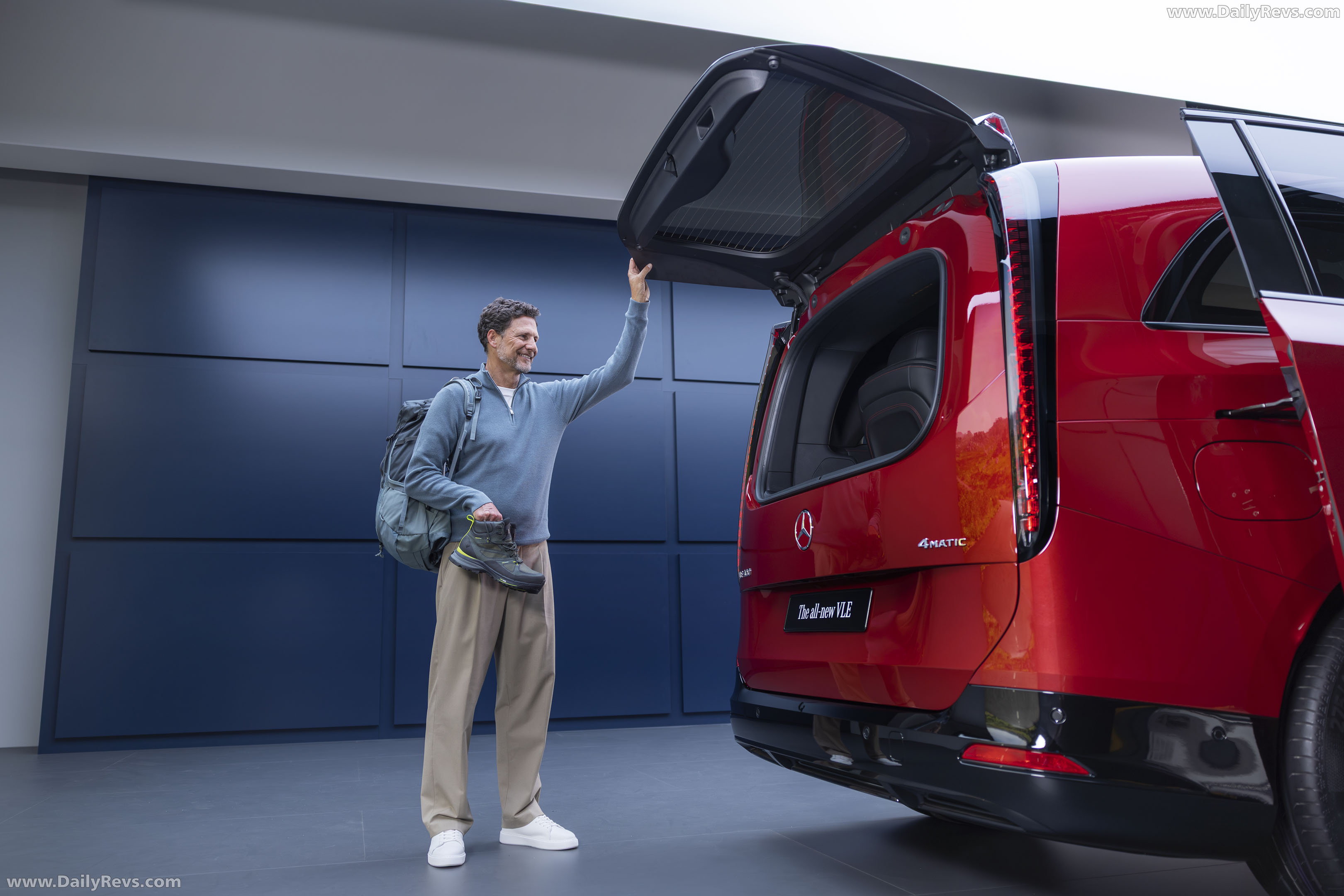 2027 Mercedes-Benz VLE 400 4MATIC Exterior