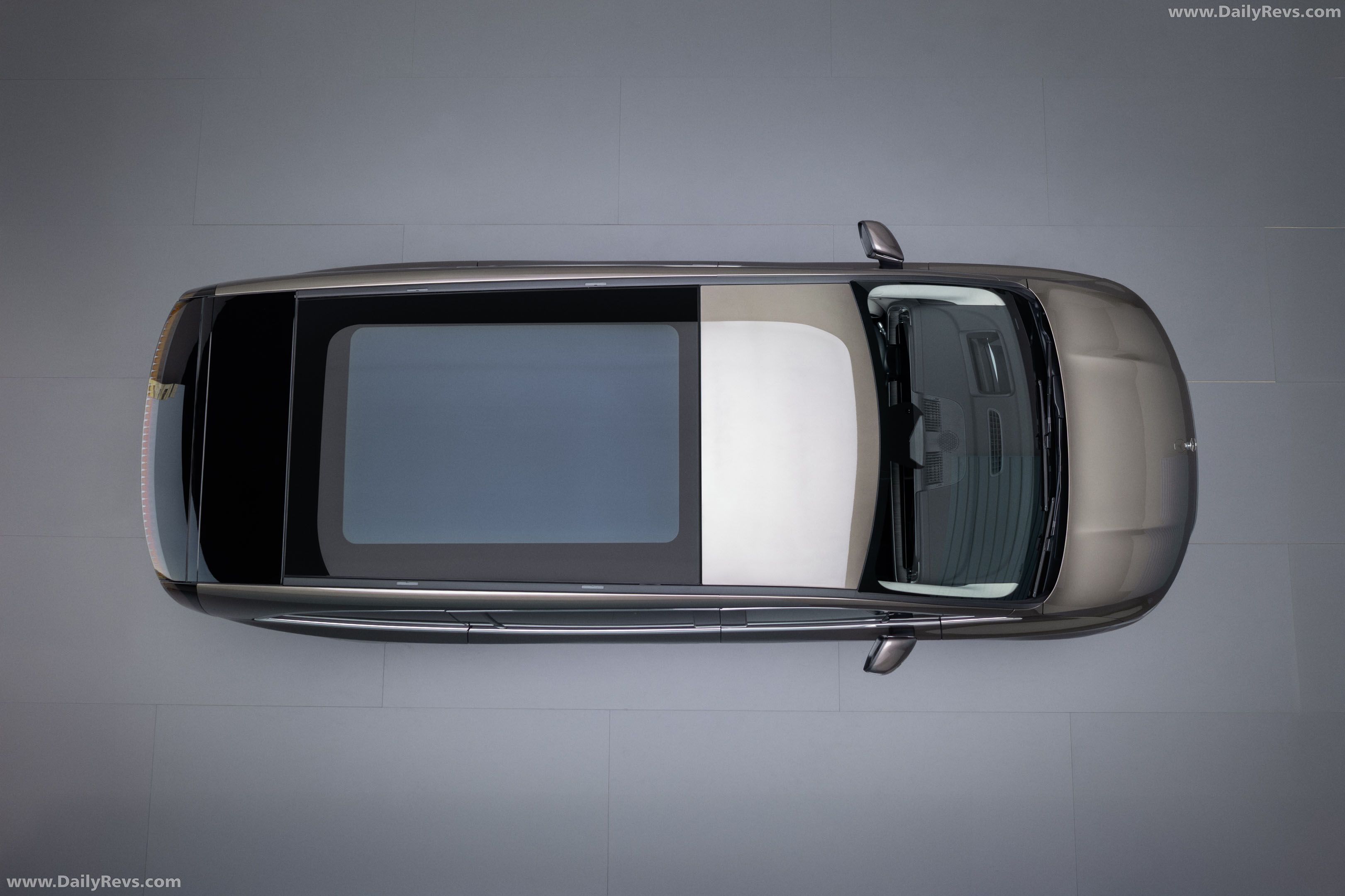 2027 Mercedes-Benz VLE 300 Velvet Brown Top View