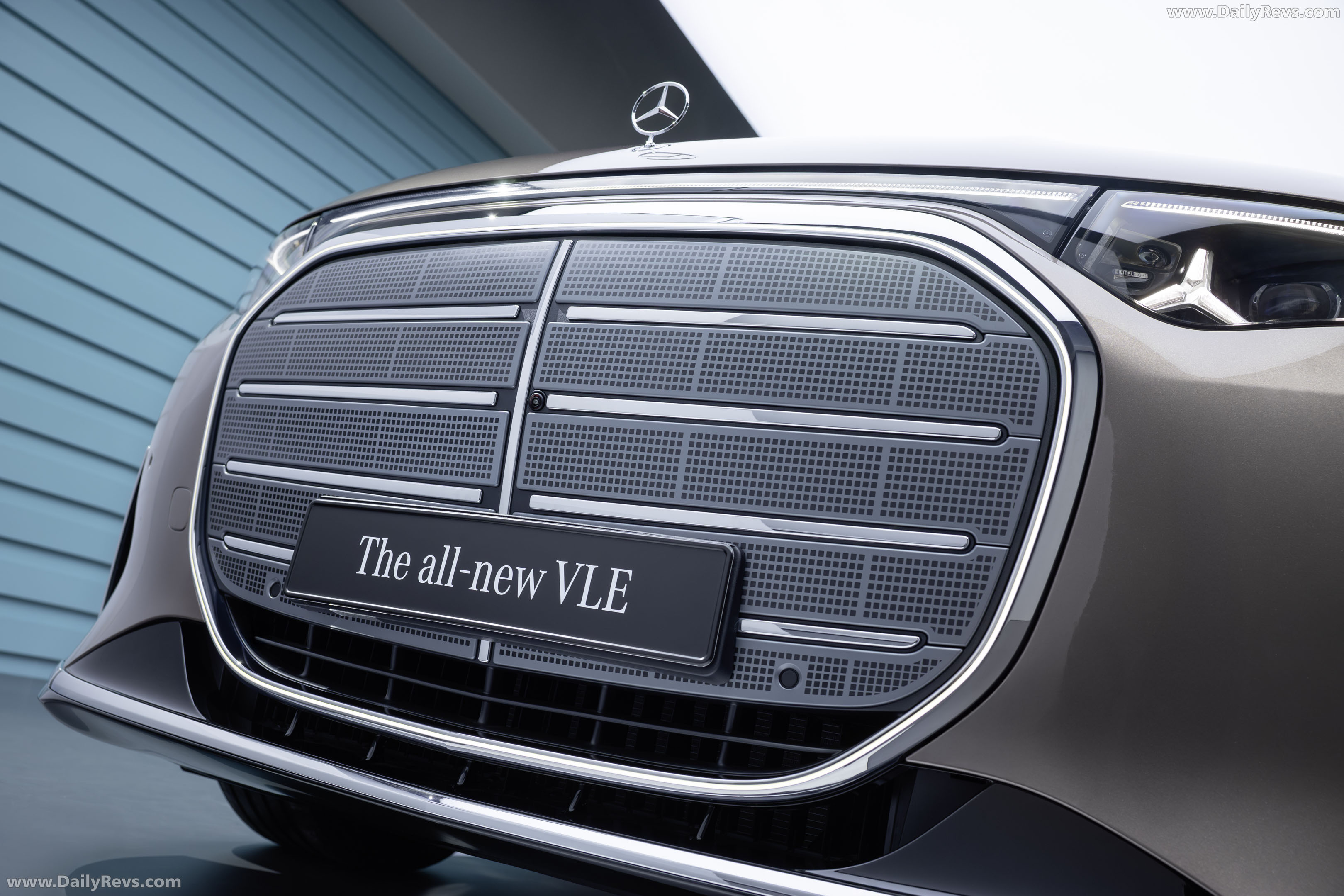 2027 Mercedes-Benz VLE 300 Velvet Brown Exterior