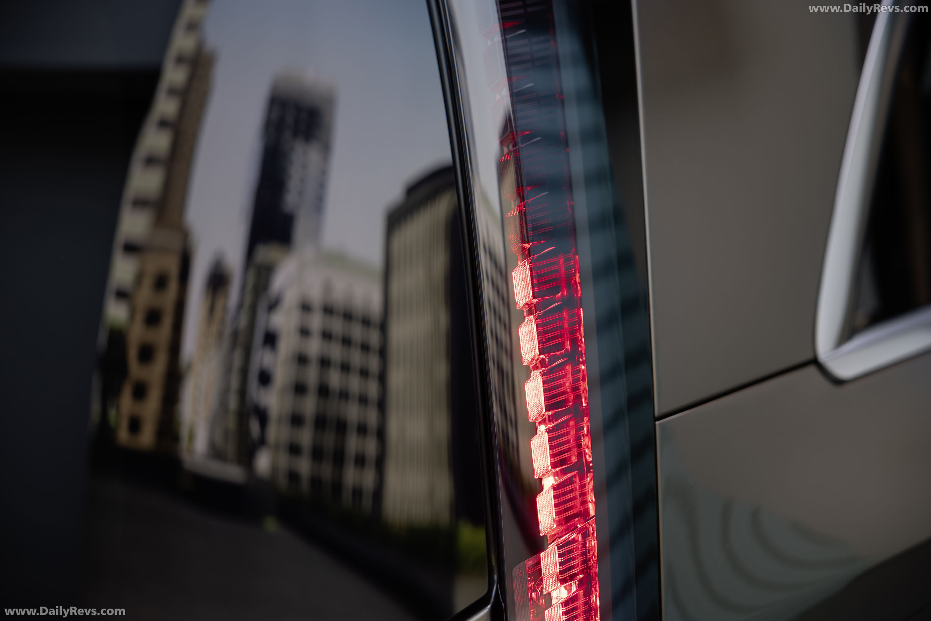 2027 Mercedes-Benz VLE 300 Velvet Brown Exterior