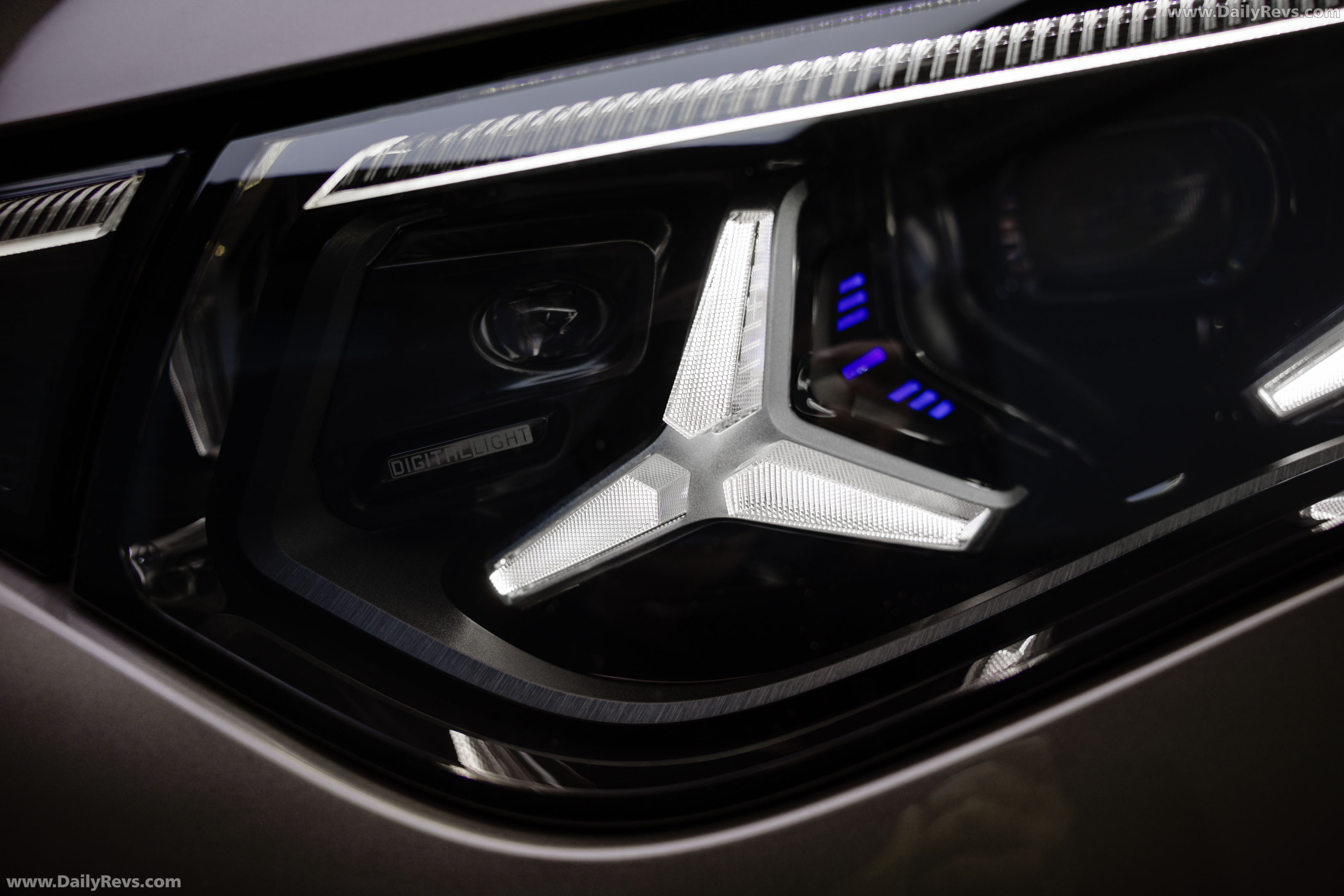 2027 Mercedes-Benz VLE 300 Velvet Brown Exterior