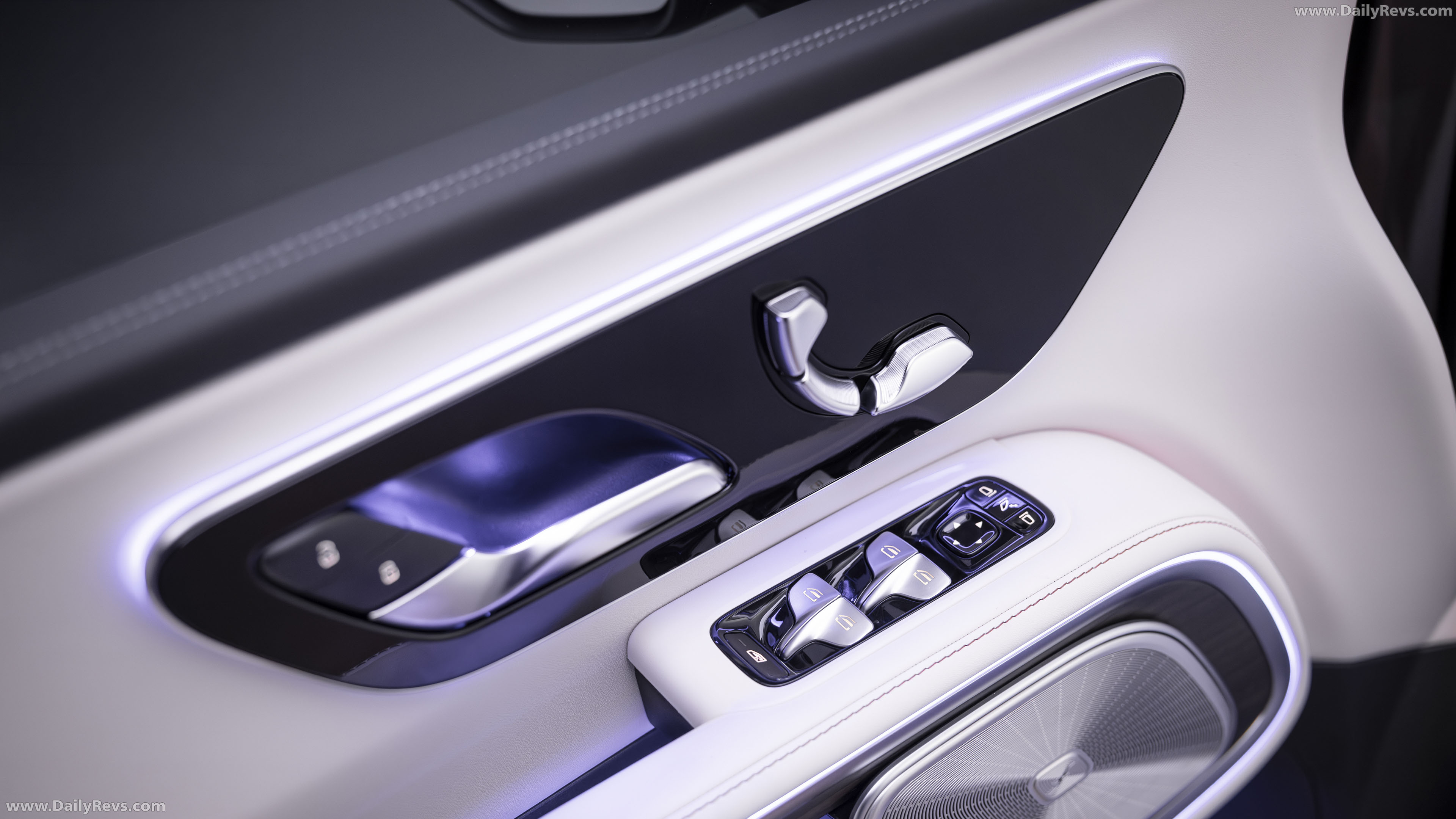 2027 Mercedes-Benz VLE 300 Velvet Brown Interior