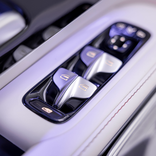 2027 Mercedes-Benz VLE 300 Velvet Brown Interior