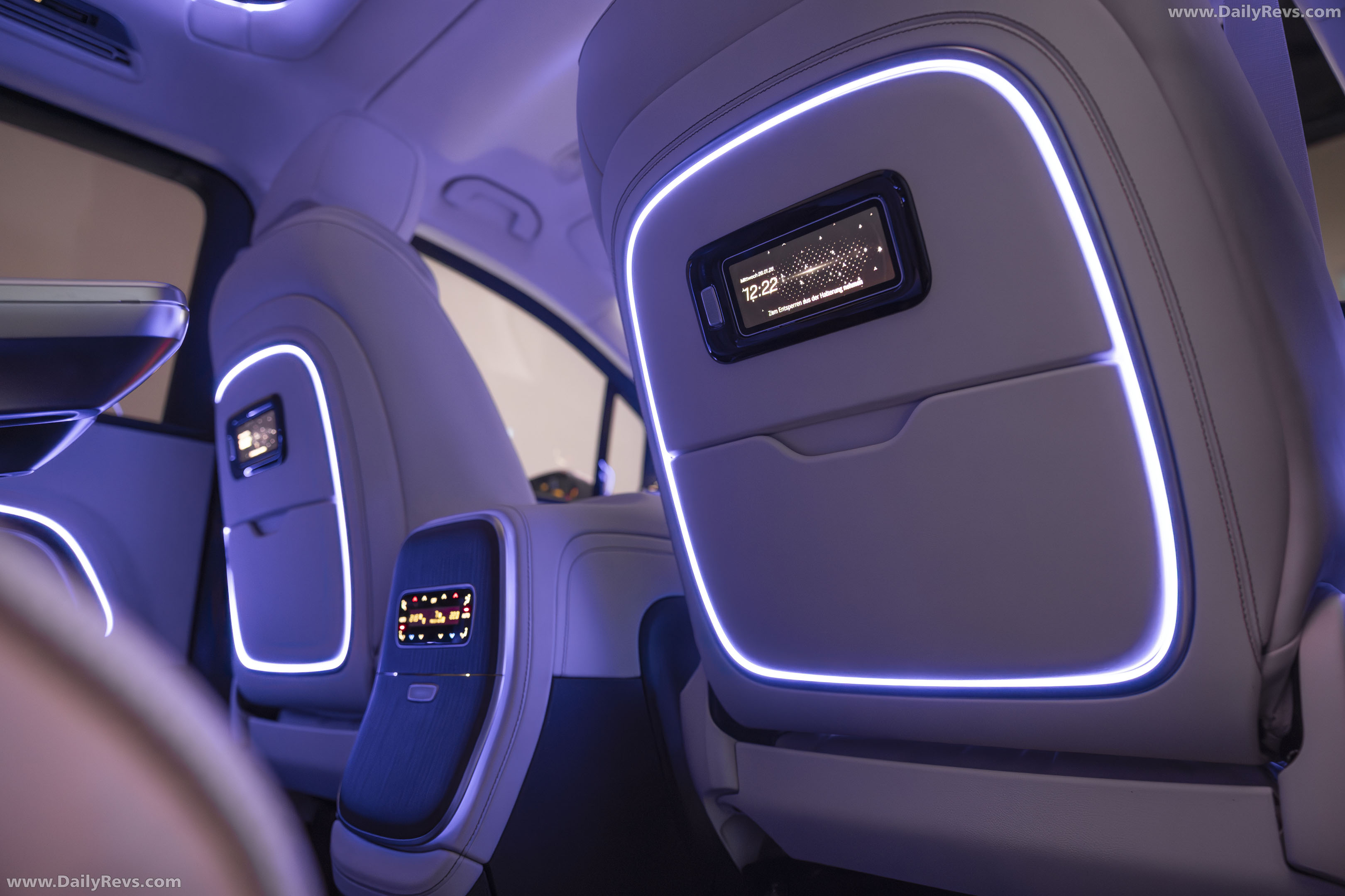2027 Mercedes-Benz VLE 300 Velvet Brown Interior