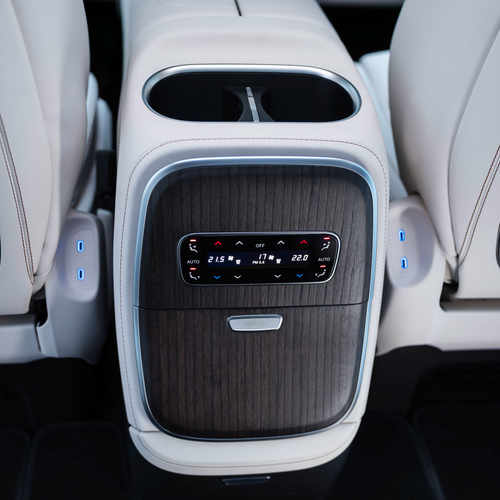 2027 Mercedes-Benz VLE 300 Velvet Brown Interior
