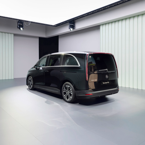 2027 Mercedes-Benz VLE 300 Obsidian Black Rear View