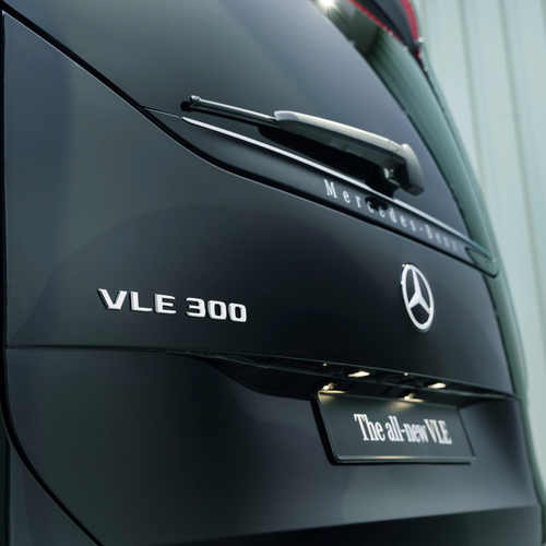 2027 Mercedes-Benz VLE 300 Obsidian Black Exterior