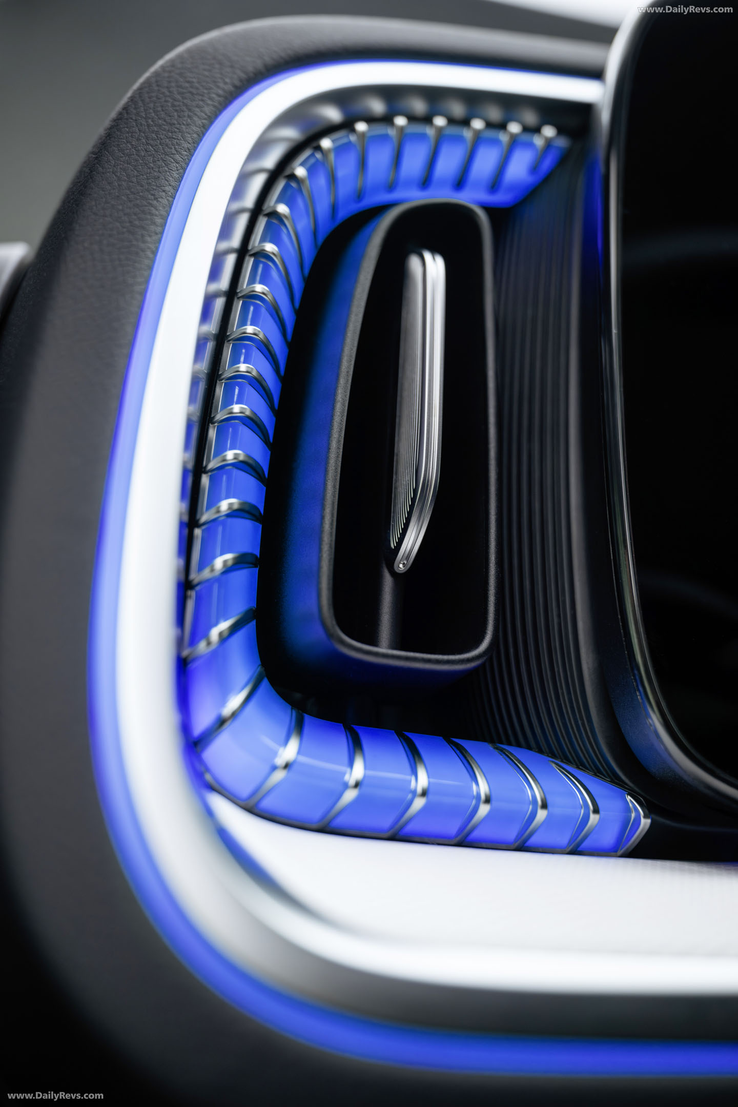 2027 Mercedes-Benz VLE 300 Obsidian Black Interior