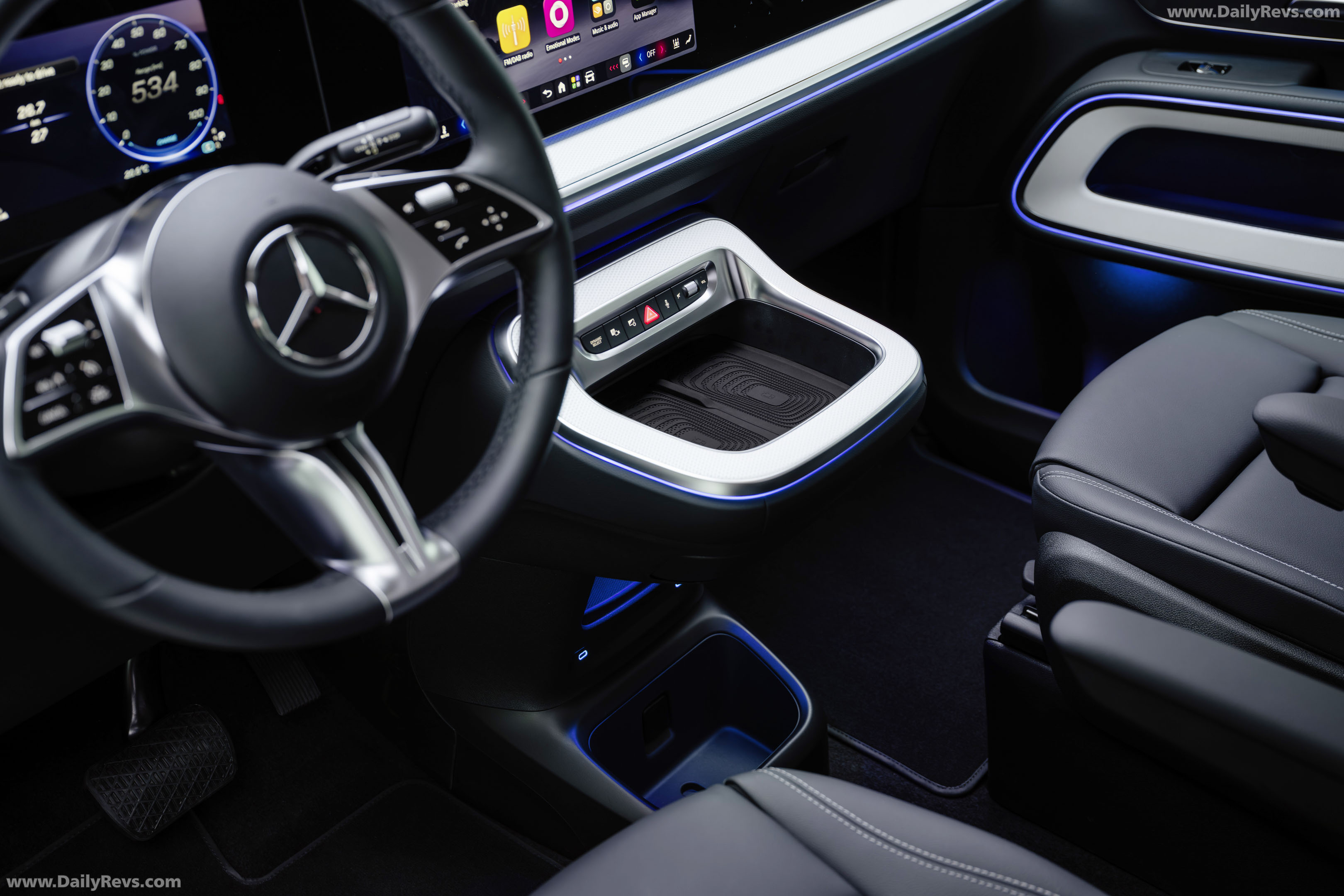 2027 Mercedes-Benz VLE 300 Obsidian Black Interior