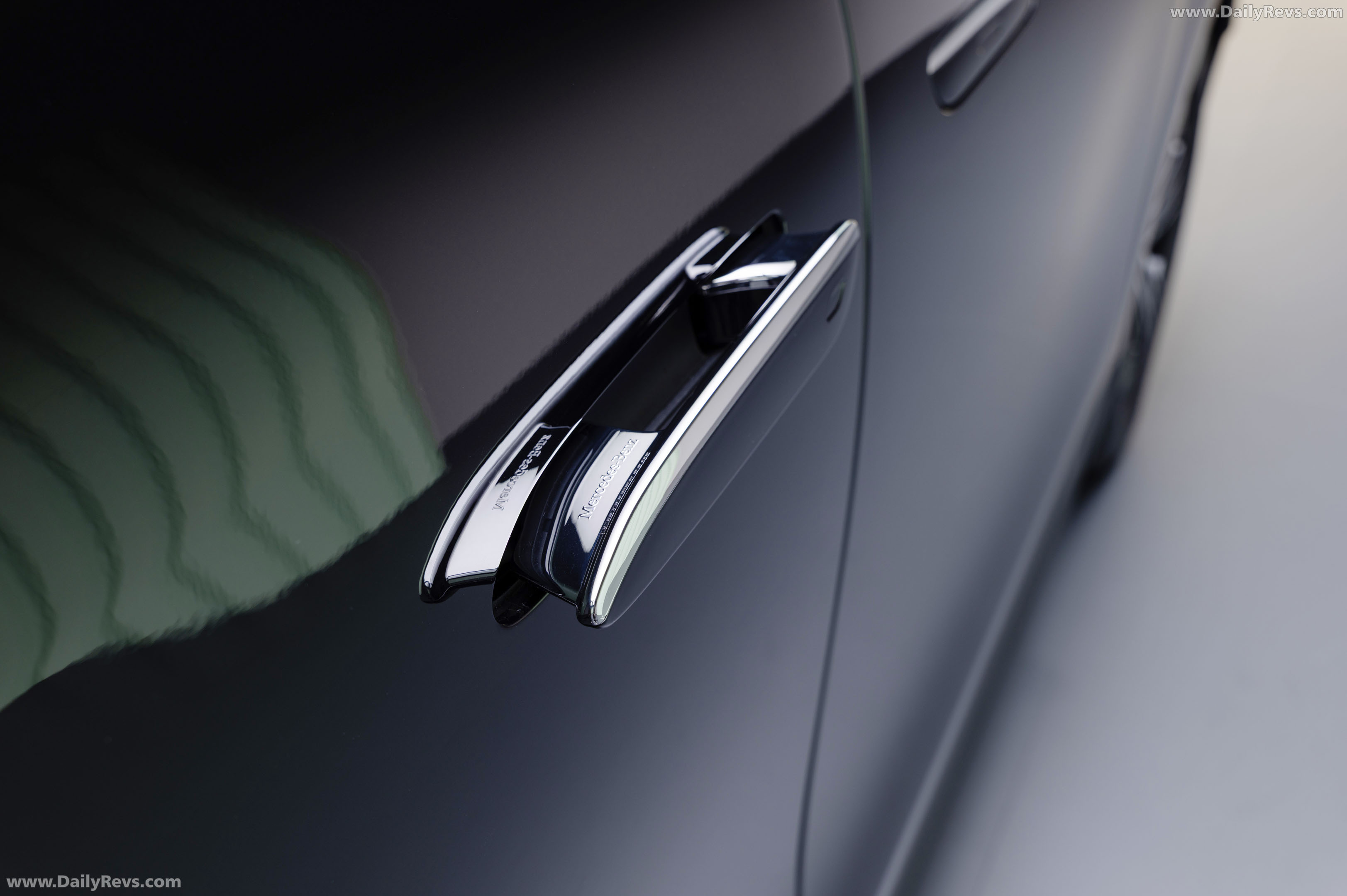 2027 Mercedes-Benz VLE 300 Obsidian Black Interior