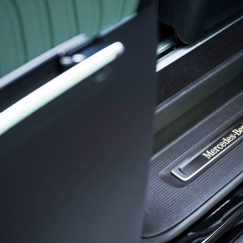 2027 Mercedes-Benz VLE 300 Obsidian Black Interior
