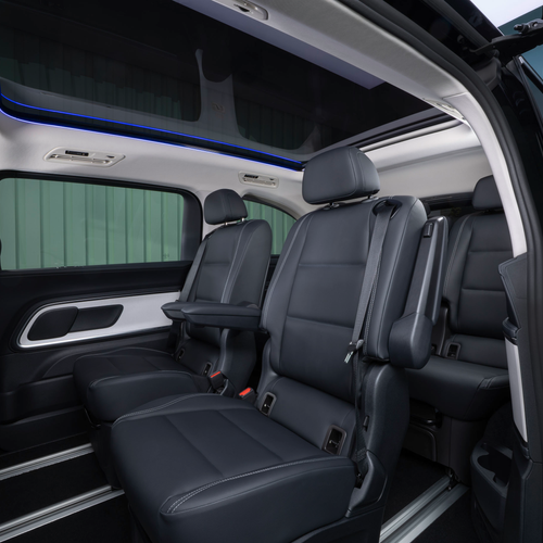 2027 Mercedes-Benz VLE 300 Obsidian Black Interior
