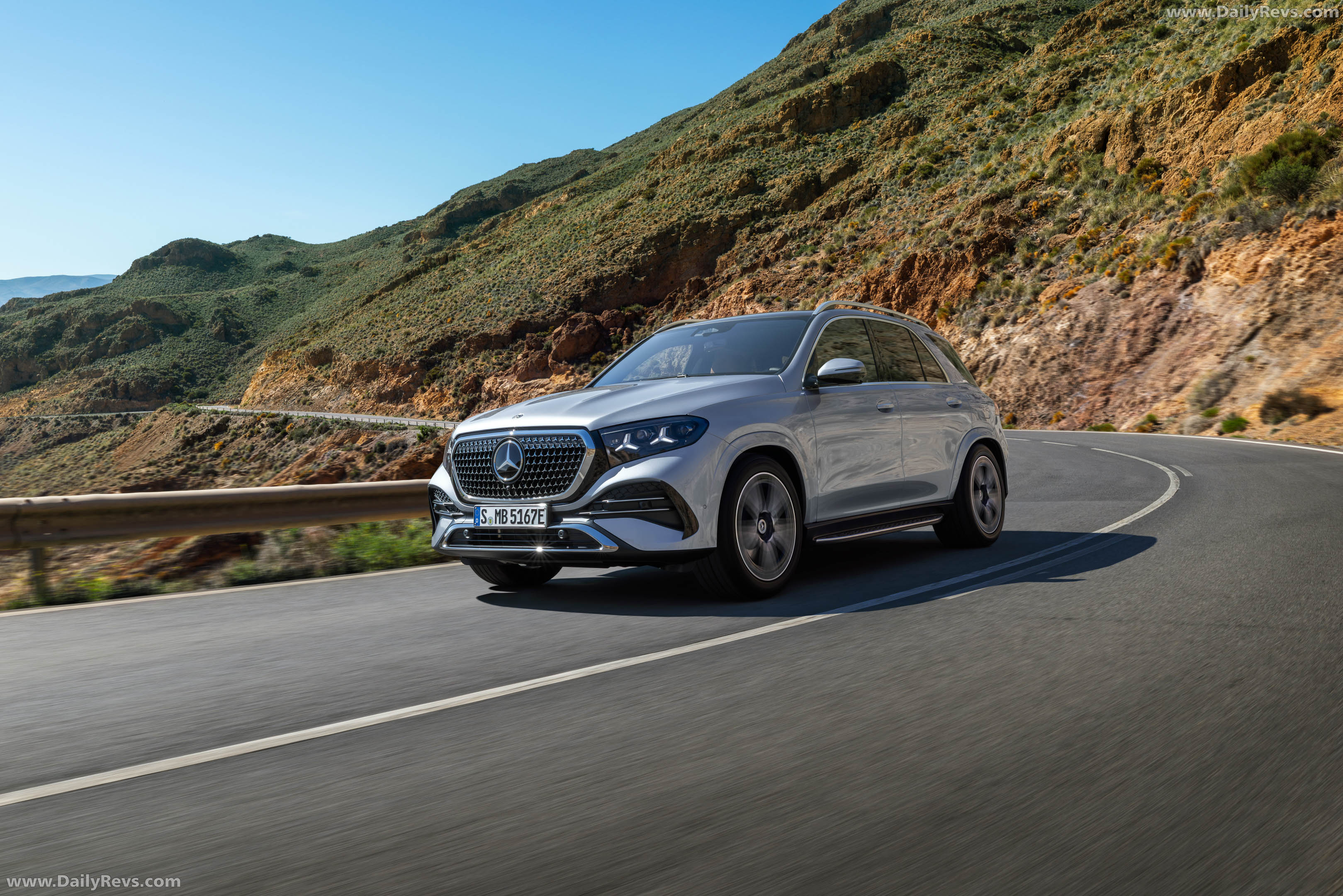 Mercedes-Benz GLE - Modern intelligence meets commanding performance.
