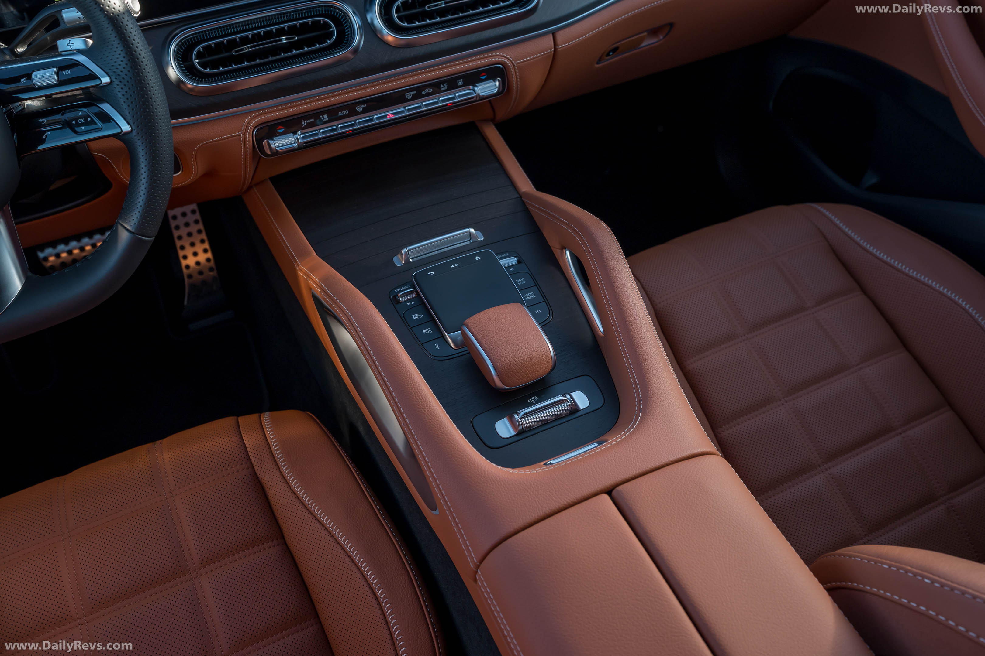 2027 Mercedes-Benz GLE Manufaktur Cote dAzur W167 Interior