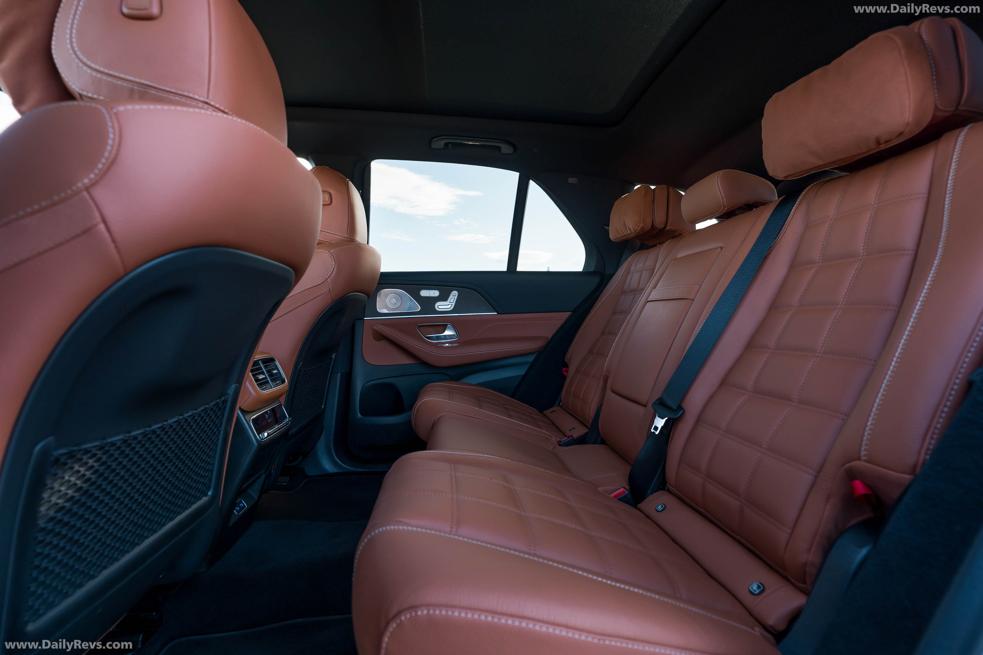 2027 Mercedes-Benz GLE Manufaktur Cote dAzur W167 Interior