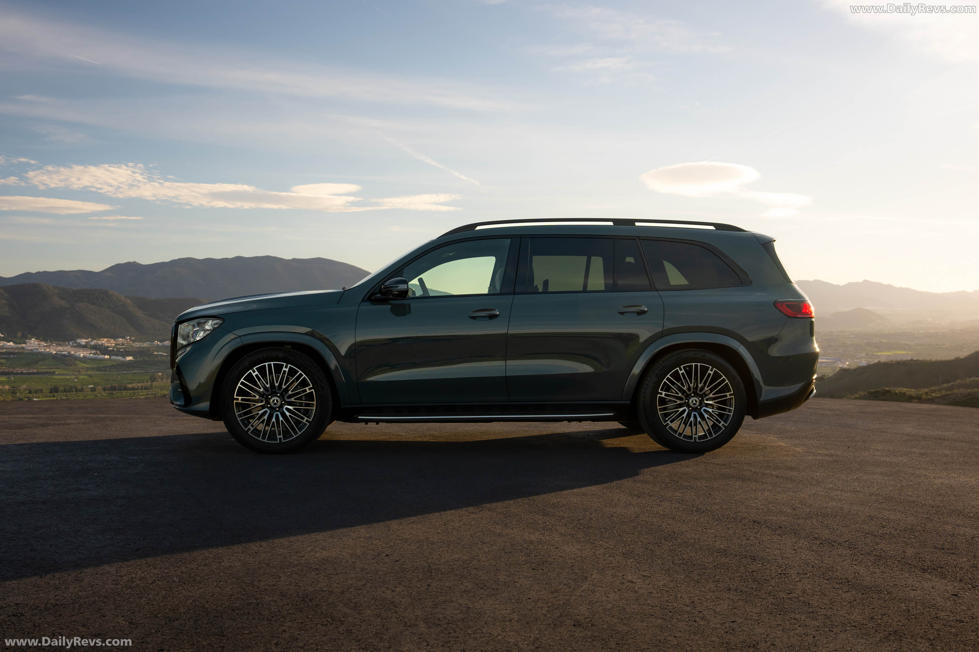 2027 Mercedes-Benz GLS X167 Side View