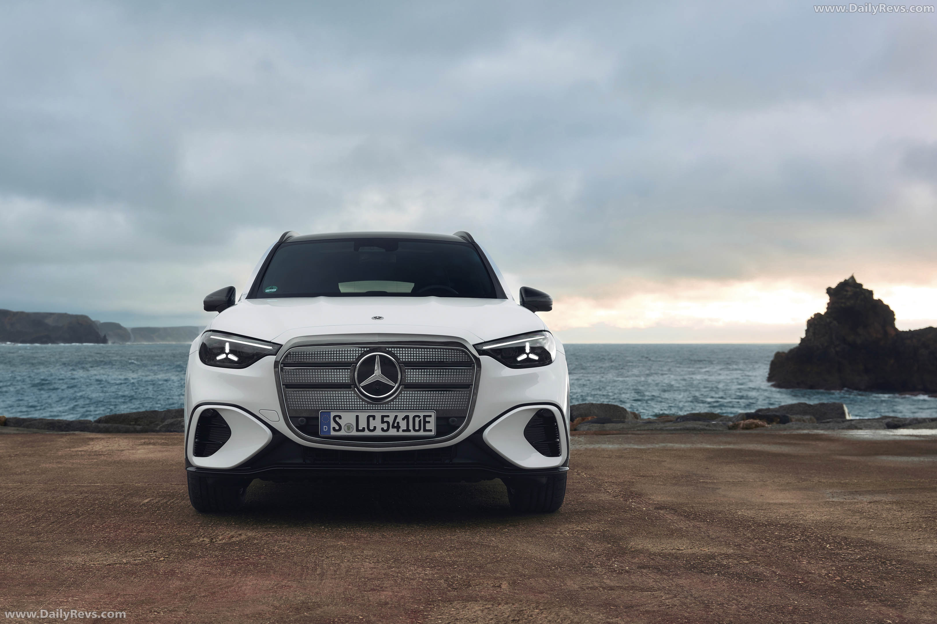 2026 Mercedes-Benz GLC EQ X254 Opalite White Front View