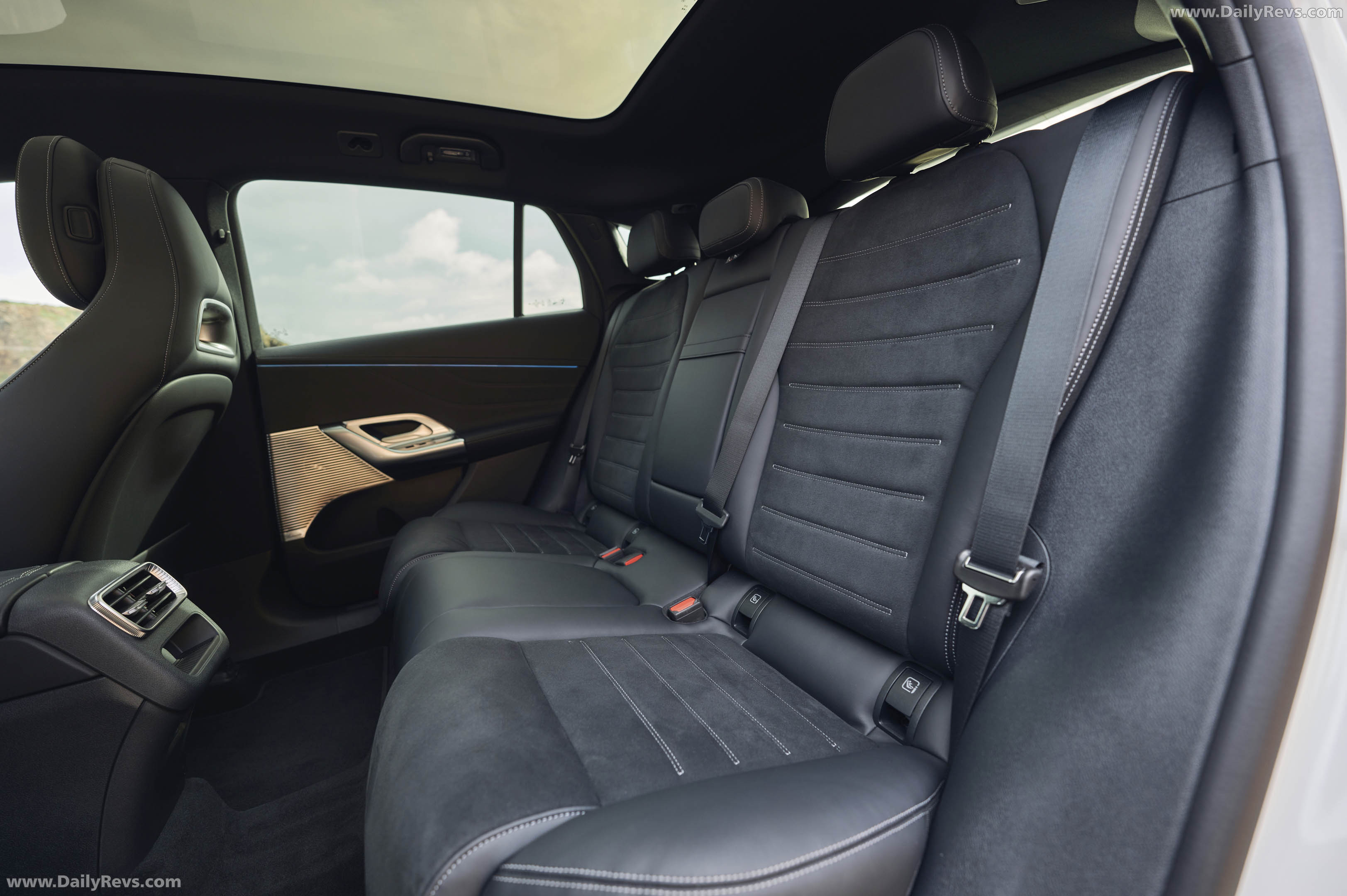 2026 Mercedes-Benz GLC EQ X254 Opalite White Interior