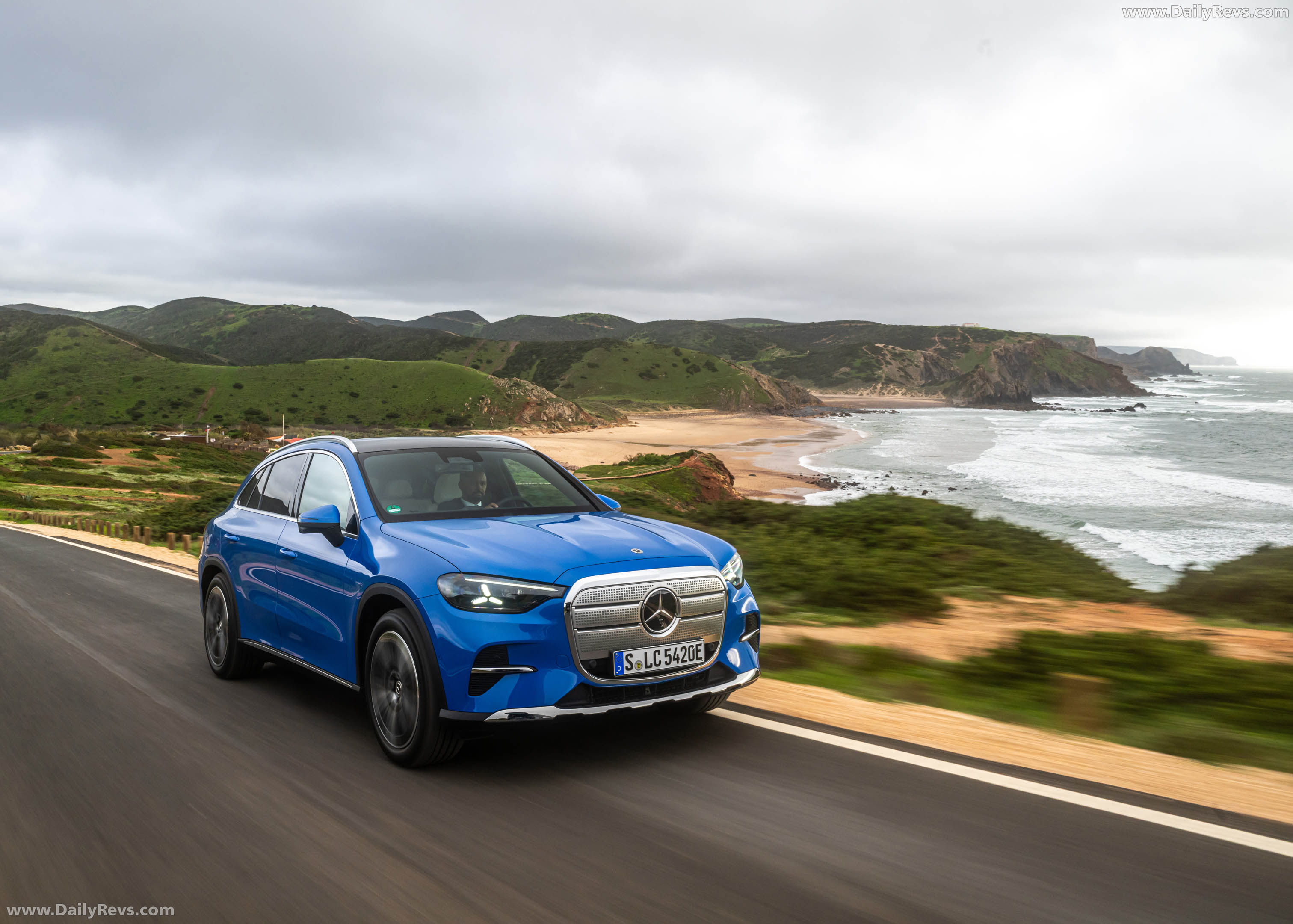 2026 Mercedes-Benz GLC EQ X254 Sheer Blue Front View
