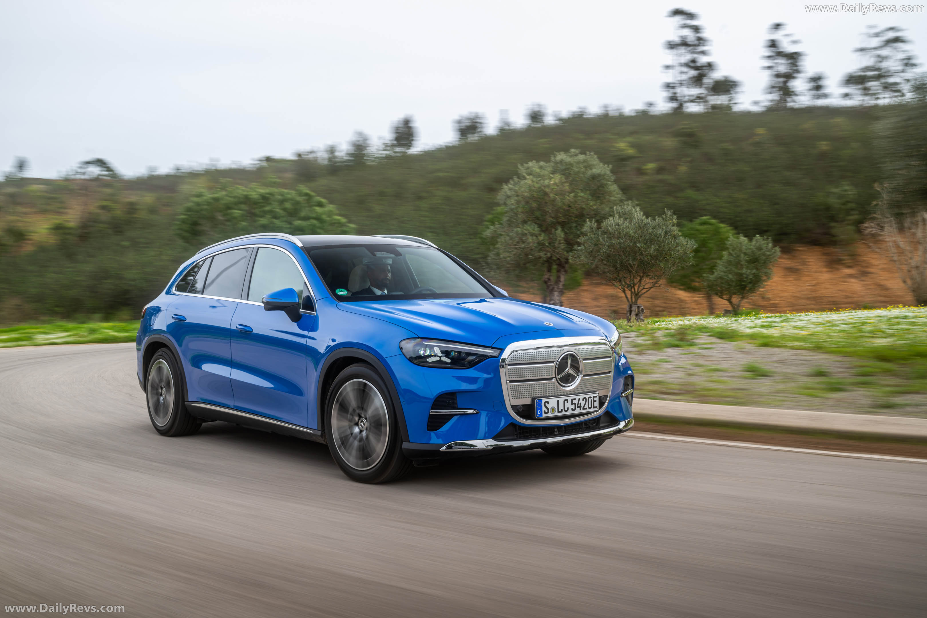 2026 Mercedes-Benz GLC EQ X254 Sheer Blue Front View