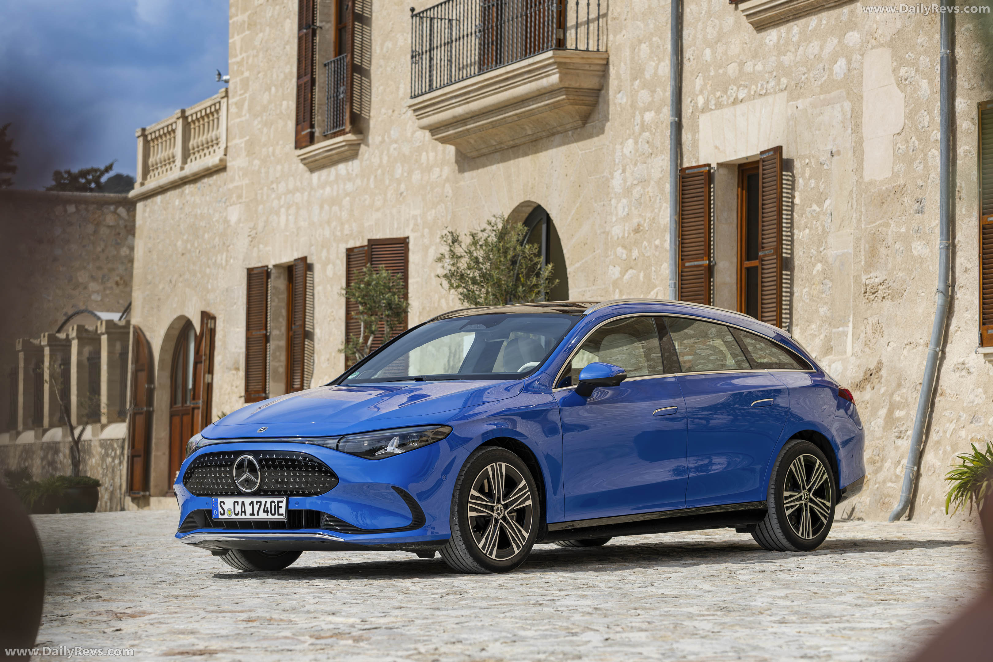 2026 Mercedes-Benz CLA 250 Plus Shooting Brake X118 Front View