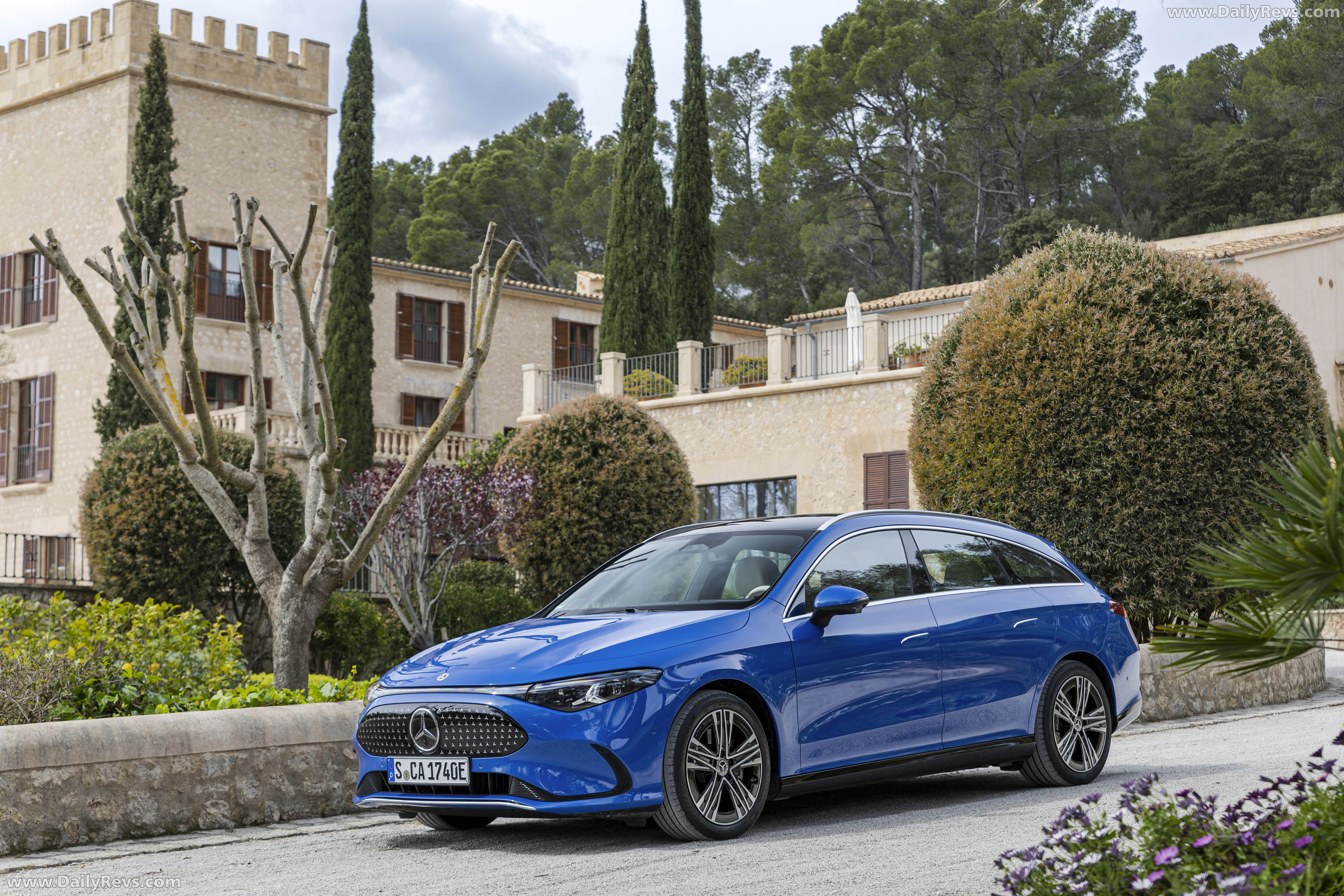 2026 Mercedes-Benz CLA 250 Plus Shooting Brake X118 Front View