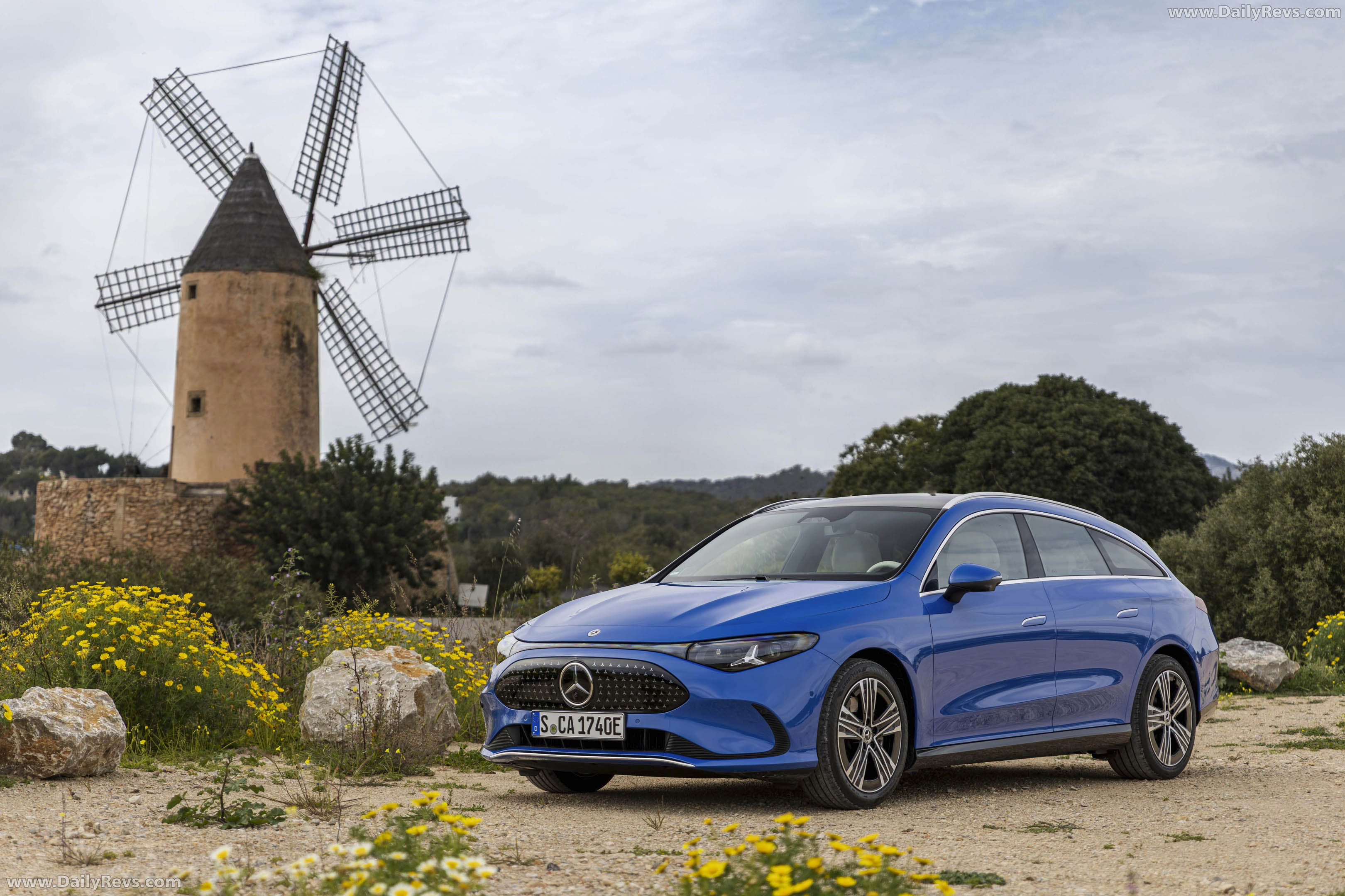 2026 Mercedes-Benz CLA 250 Plus Shooting Brake X118 Front View