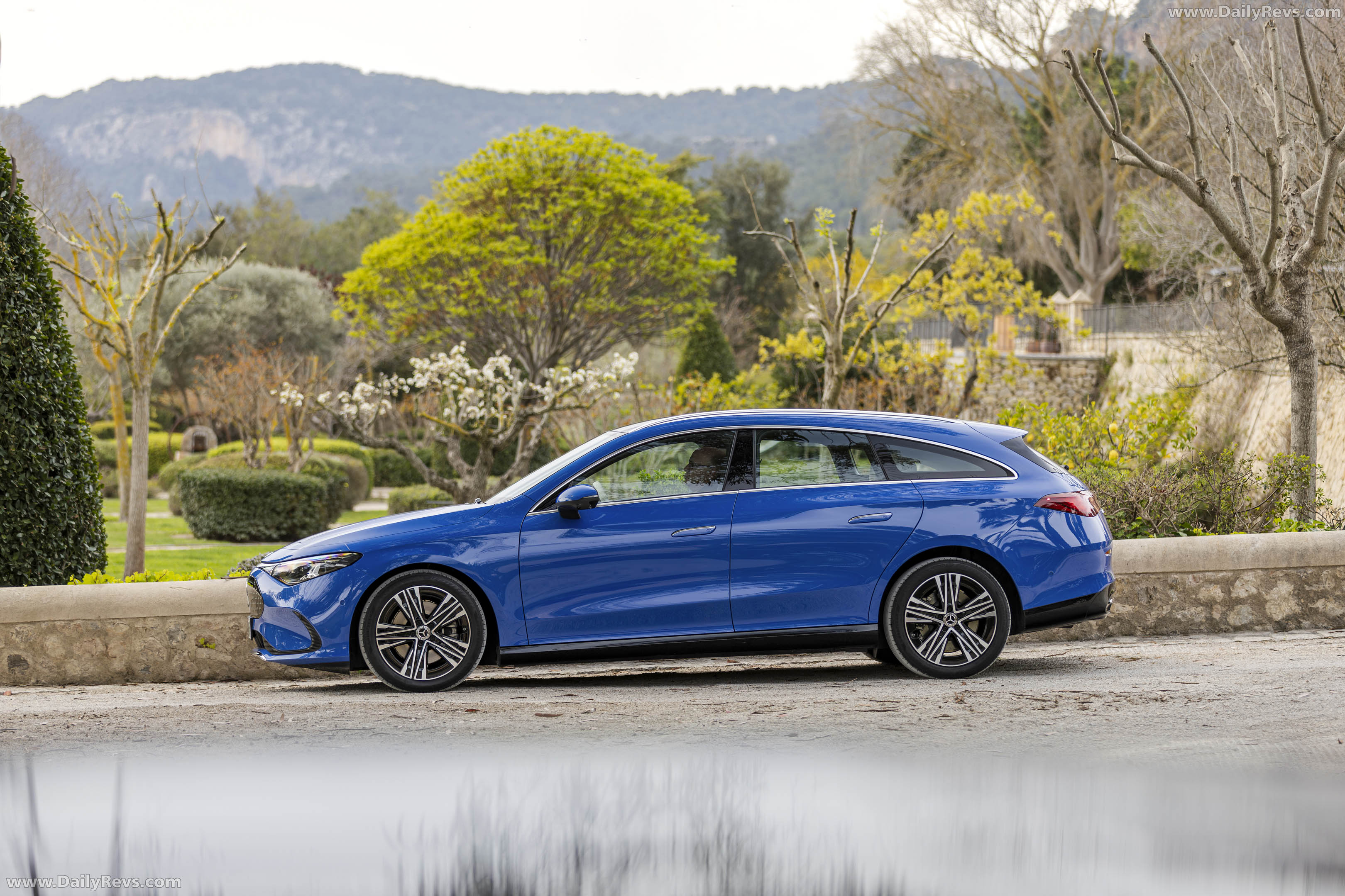 2026 Mercedes-Benz CLA 250 Plus Shooting Brake X118 Side View