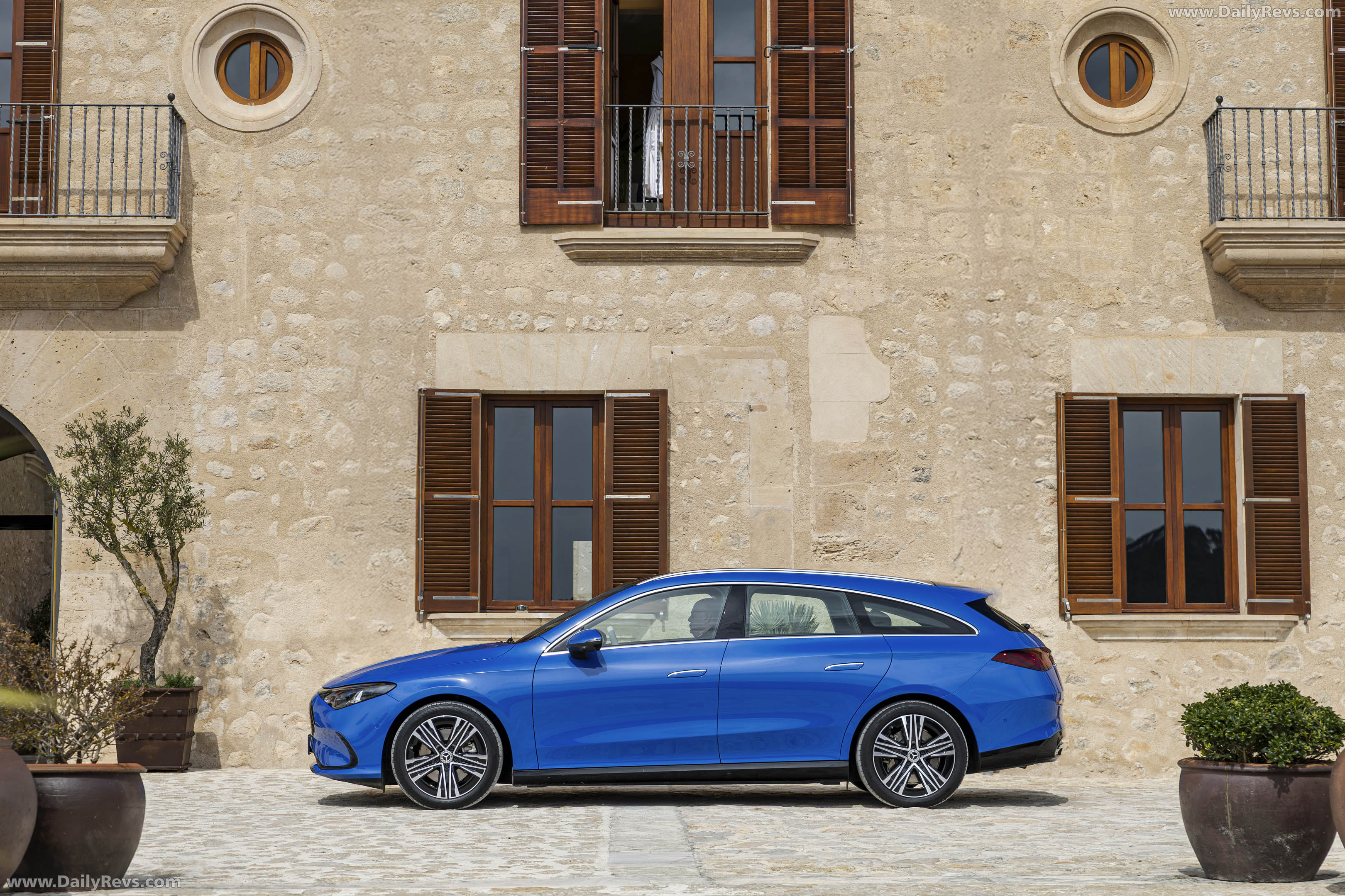 2026 Mercedes-Benz CLA 250 Plus Shooting Brake X118 Side View