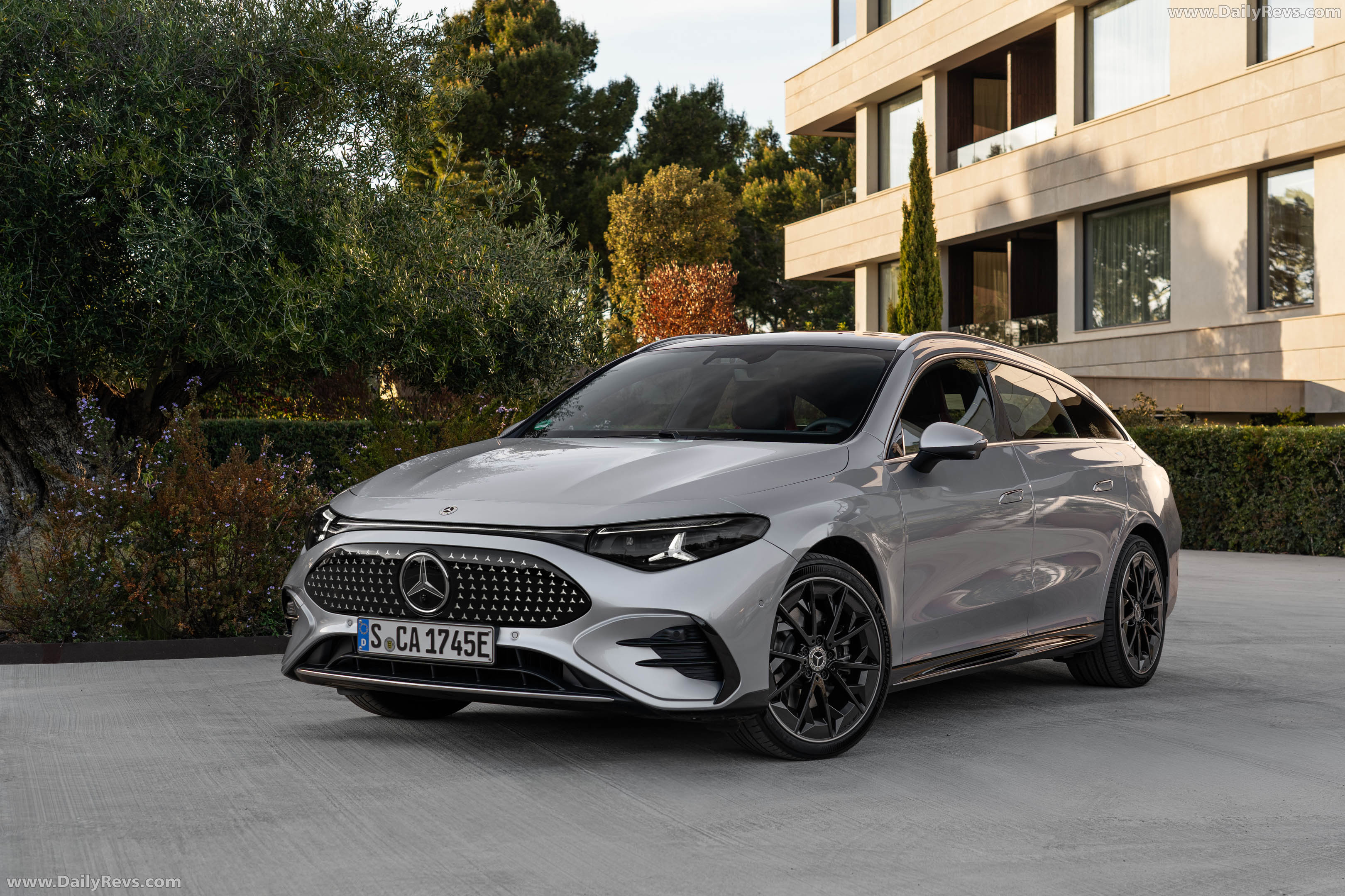 2026 Mercedes-Benz CLA 350 4MATIC Shooting Brake X118 Front View