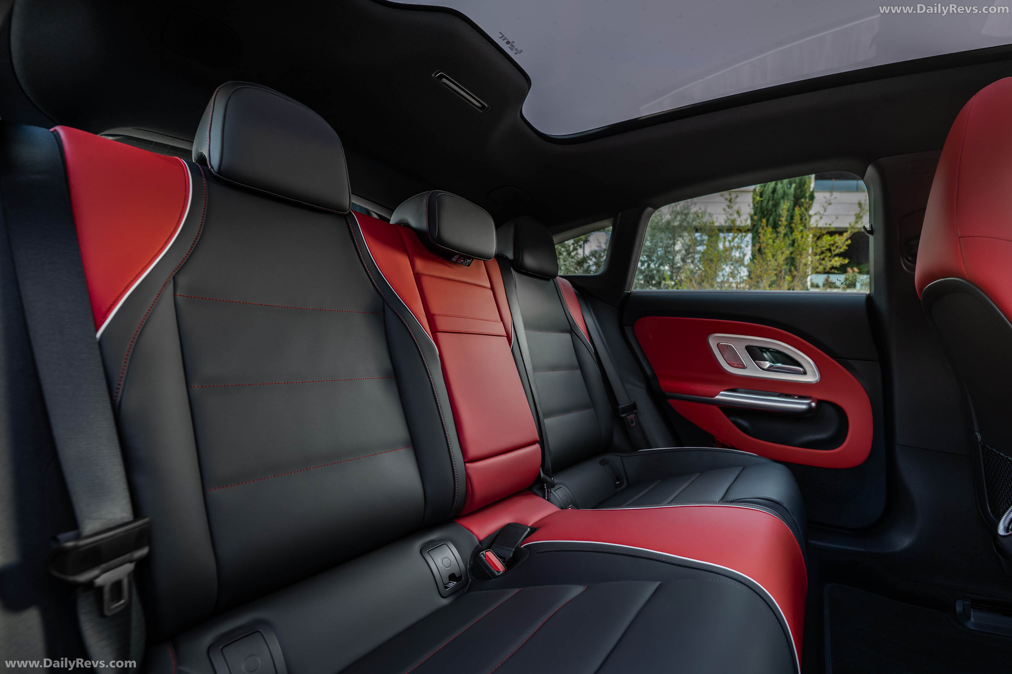 2026 Mercedes-Benz CLA 350 4MATIC Shooting Brake X118 Interior