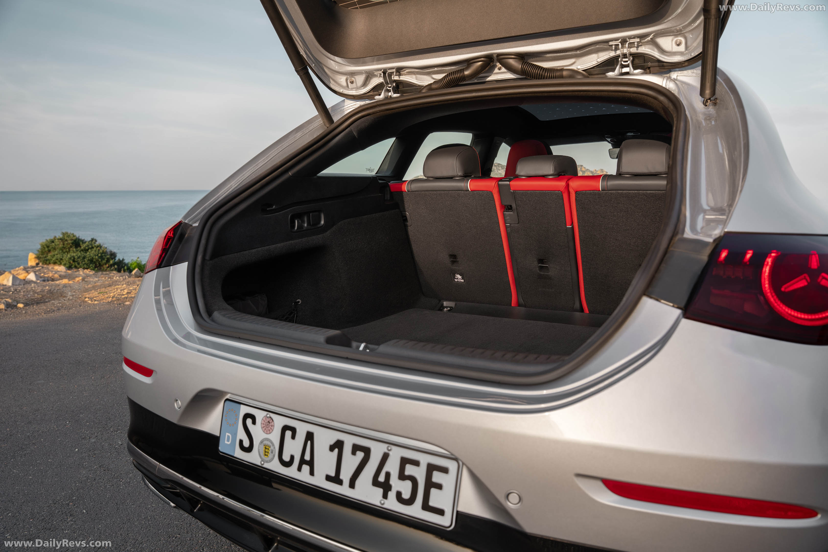 2026 Mercedes-Benz CLA 350 4MATIC Shooting Brake X118 Interior