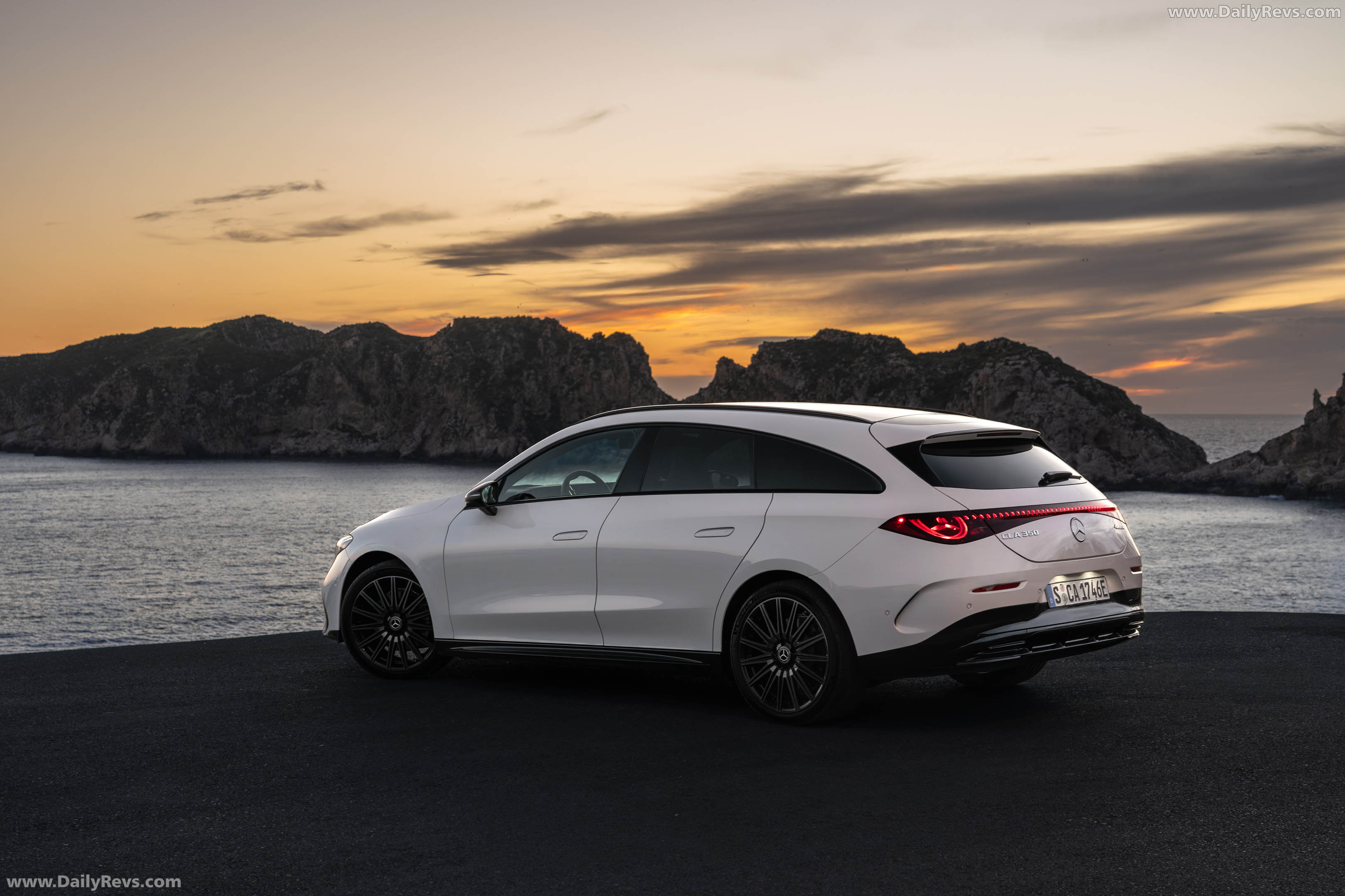2026 Mercedes-Benz CLA 350 4MATIC Shooting Brake X118 Polar White Rear View