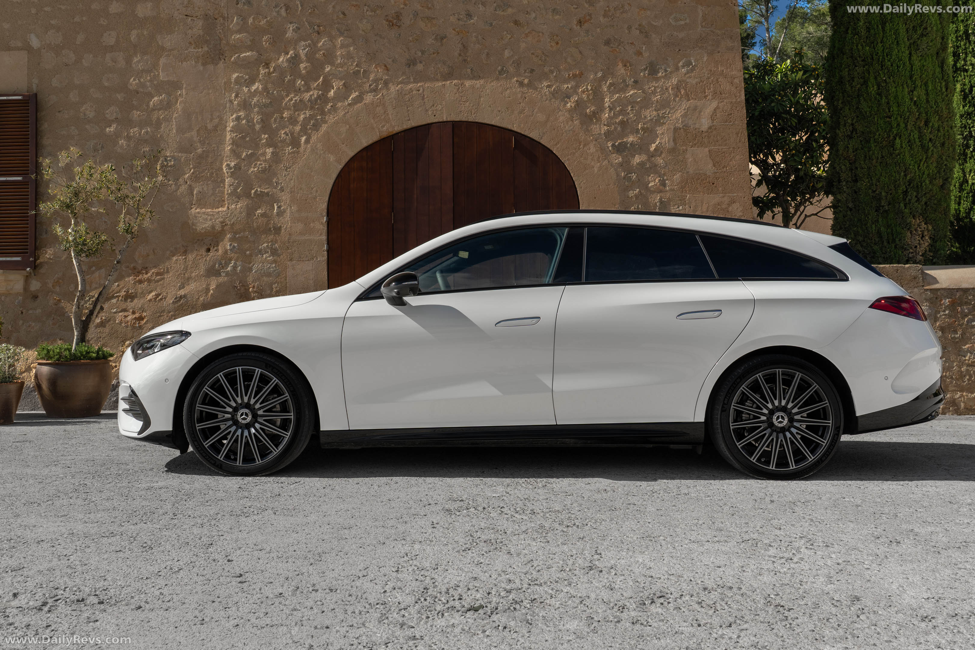 2026 Mercedes-Benz CLA 350 4MATIC Shooting Brake X118 Polar White Side View