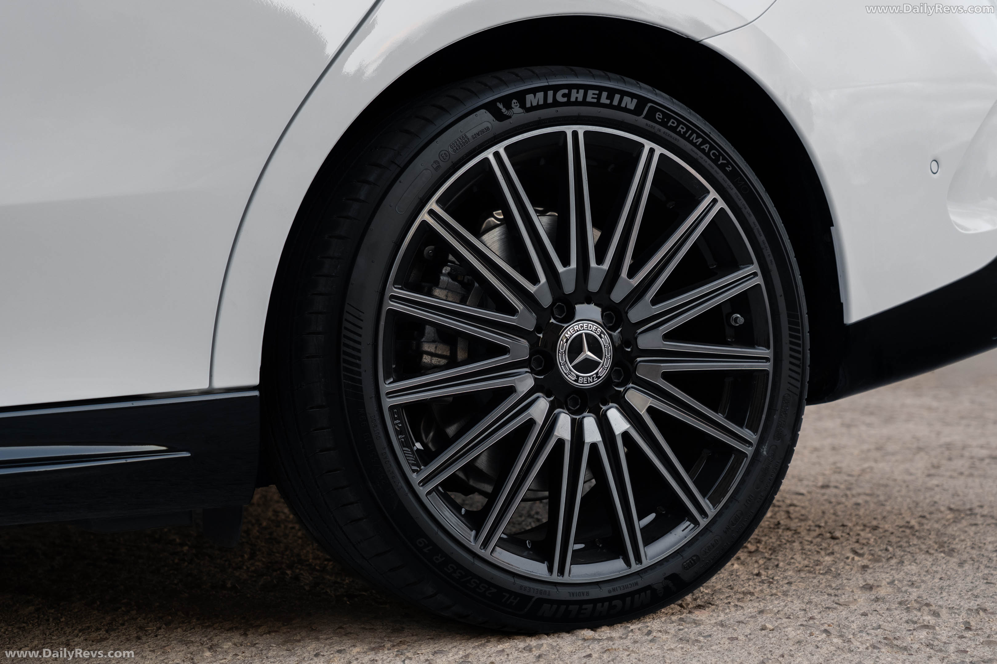 2026 Mercedes-Benz CLA 350 4MATIC Shooting Brake X118 Polar White Exterior
