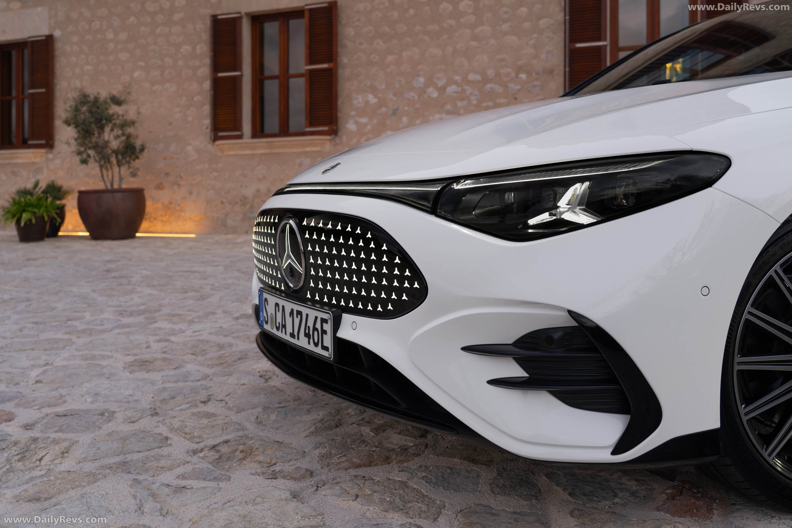 2026 Mercedes-Benz CLA 350 4MATIC Shooting Brake X118 Polar White Exterior