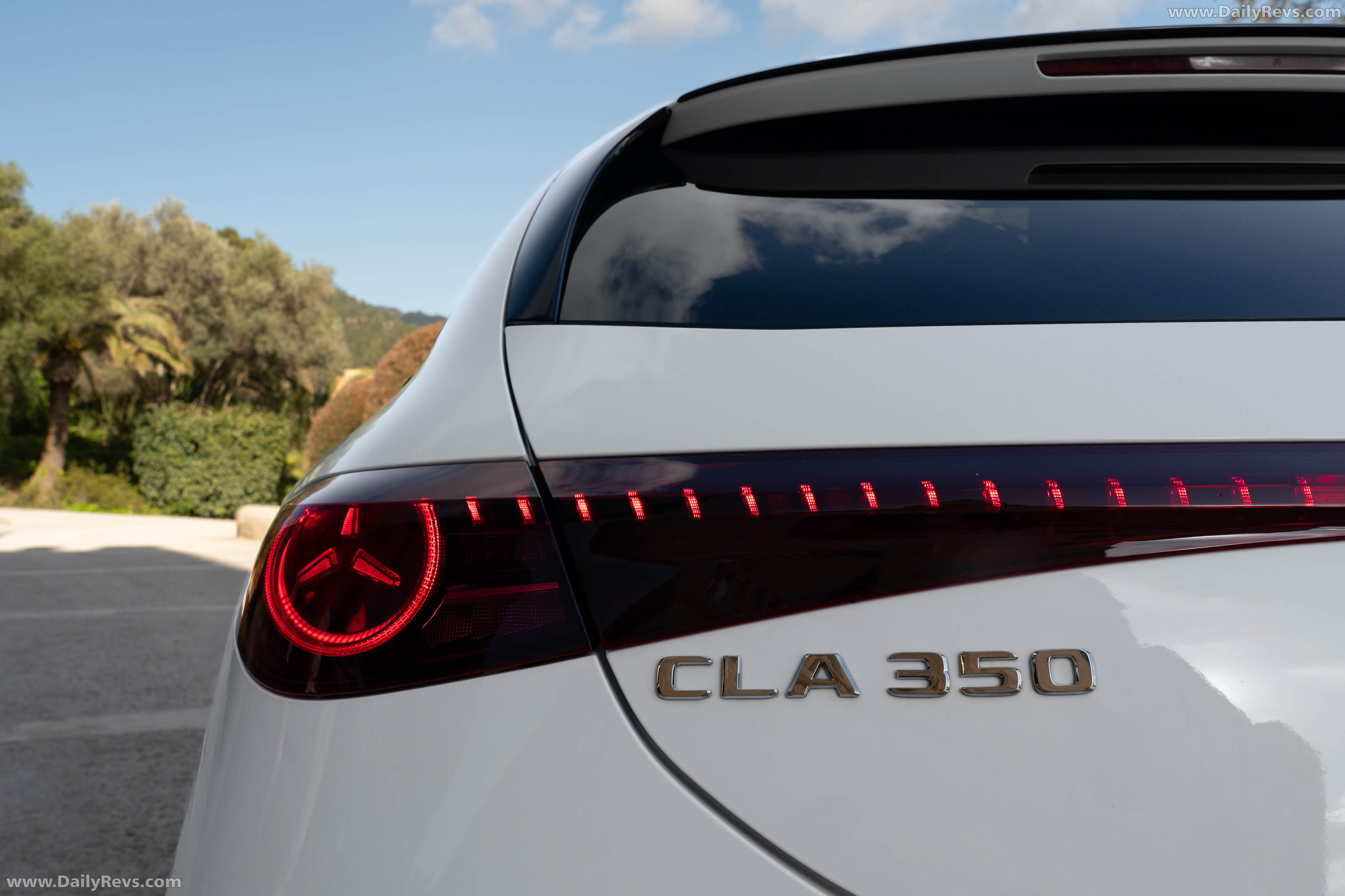 2026 Mercedes-Benz CLA 350 4MATIC Shooting Brake X118 Polar White Exterior