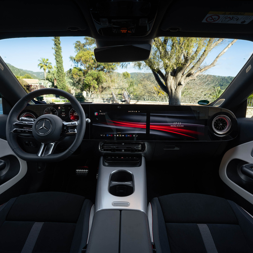 2026 Mercedes-Benz CLA 350 4MATIC Shooting Brake X118 Polar White Interior