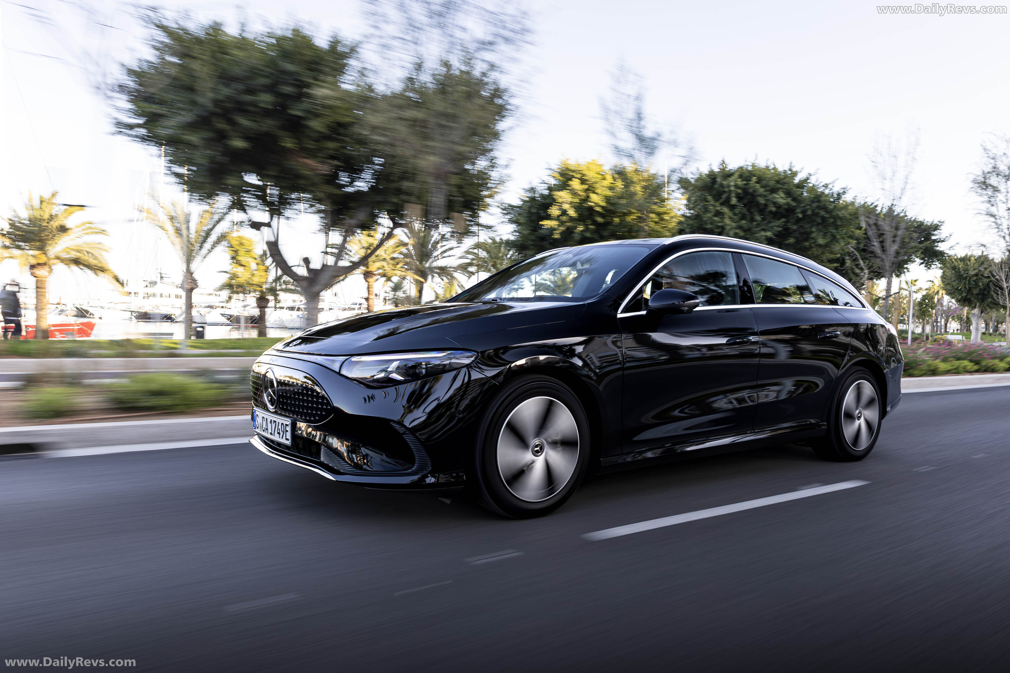 2026 Mercedes-Benz CLA 250 Plus Shooting Brake X118 Cosmic Black Front View
