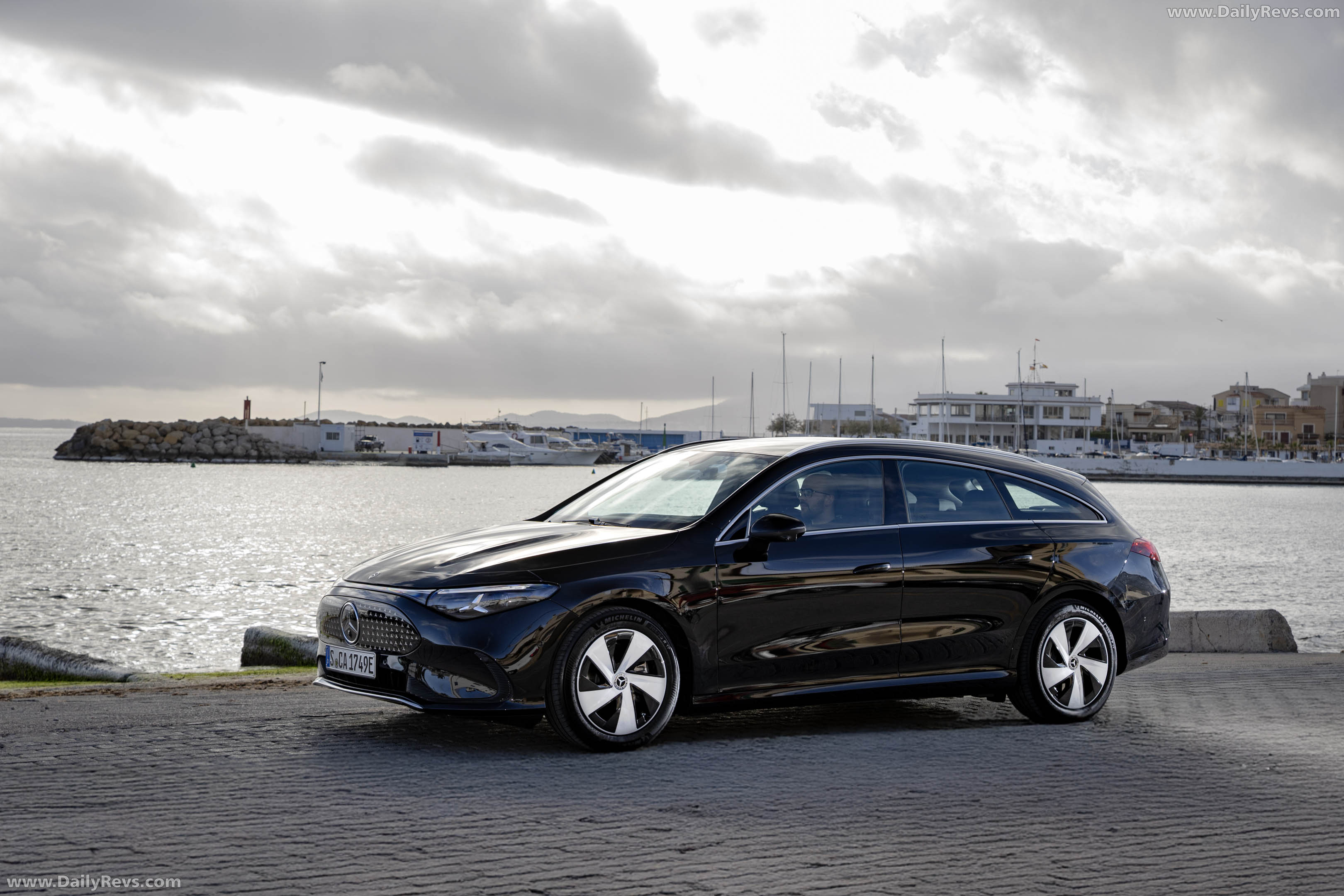 2026 Mercedes-Benz CLA 250 Plus Shooting Brake X118 Cosmic Black Side View