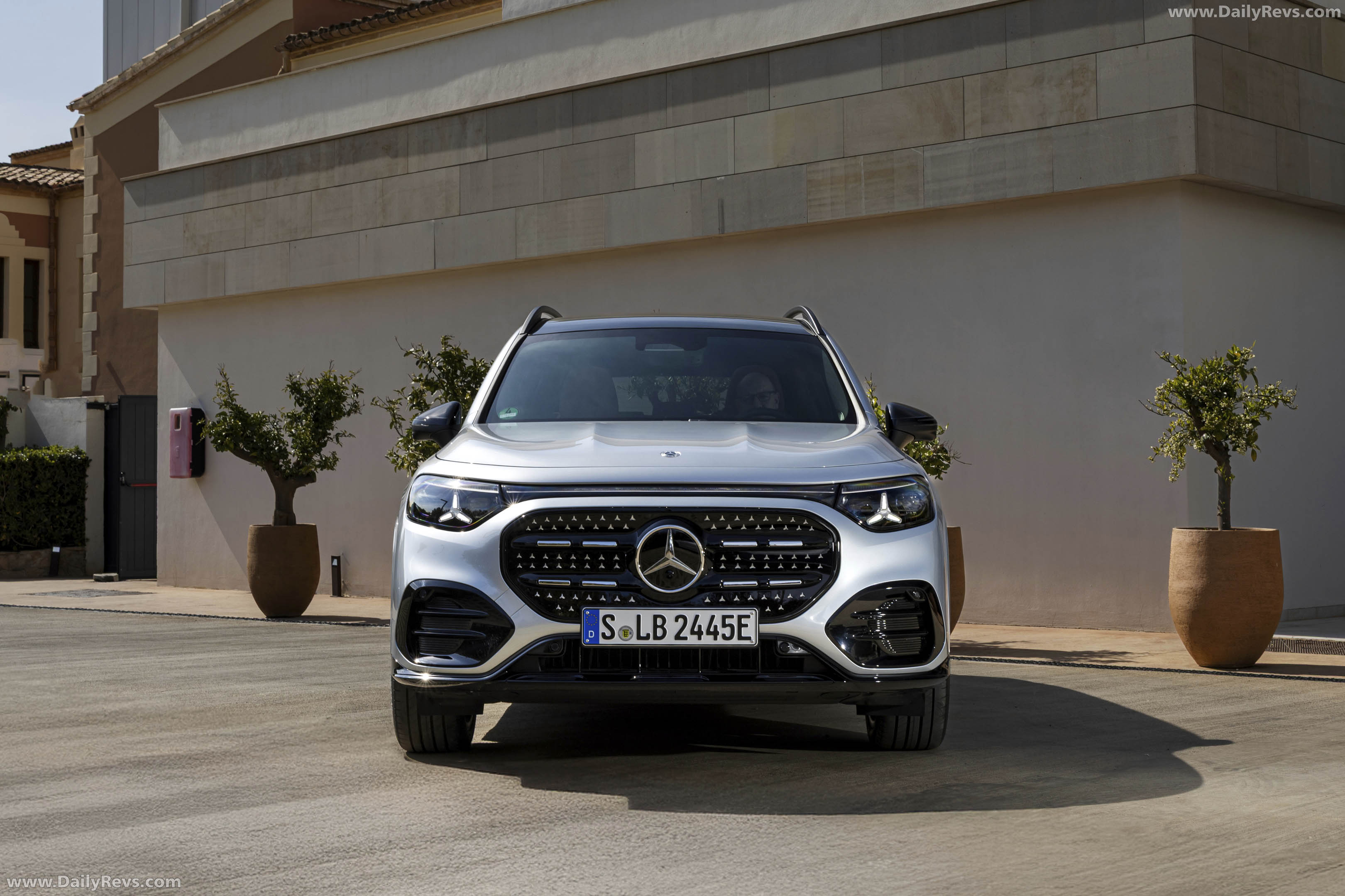 2027 Mercedes-Benz GLB 250 Plus EQ X247 High-tech Silver Front View