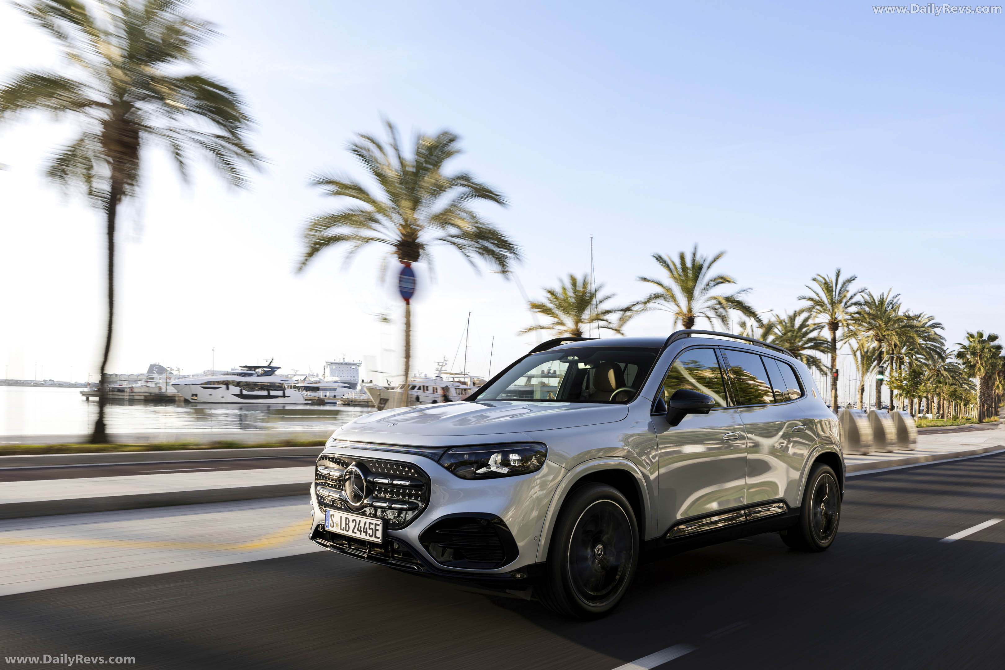 2027 Mercedes-Benz GLB 250 Plus EQ X247 High-tech Silver Front View