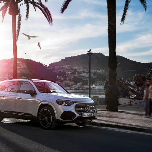 2027 Mercedes-Benz GLB 250 Plus EQ X247 High-tech Silver Front View