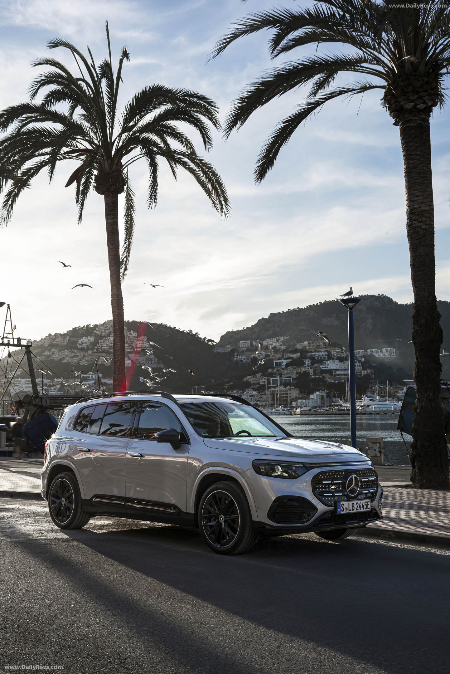 2027 Mercedes-Benz GLB 250 Plus EQ X247 High-tech Silver Front View