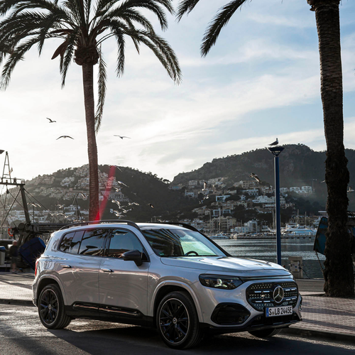 2027 Mercedes-Benz GLB 250 Plus EQ X247 High-tech Silver Front View