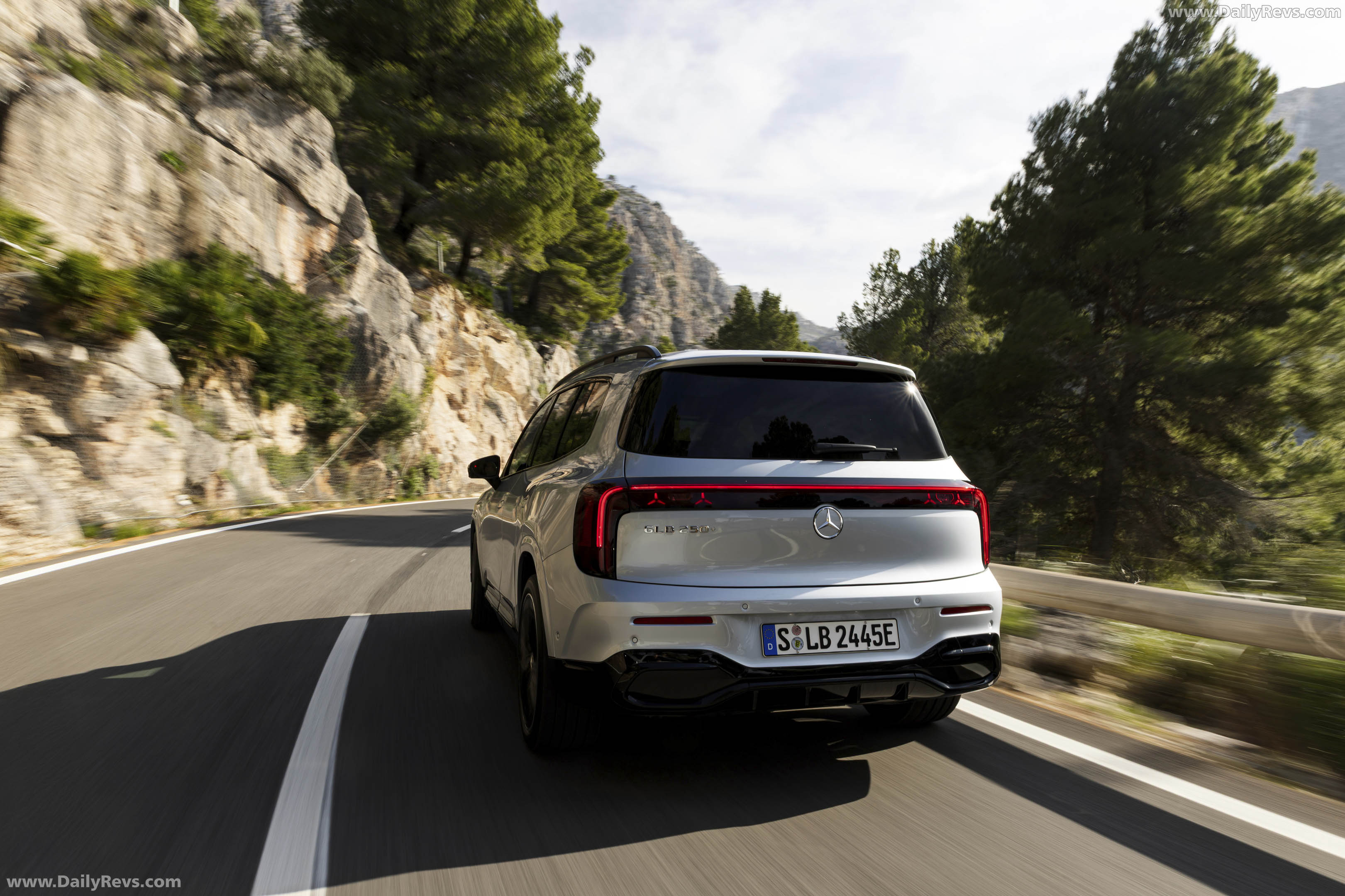 2027 Mercedes-Benz GLB 250 Plus EQ X247 High-tech Silver Rear View