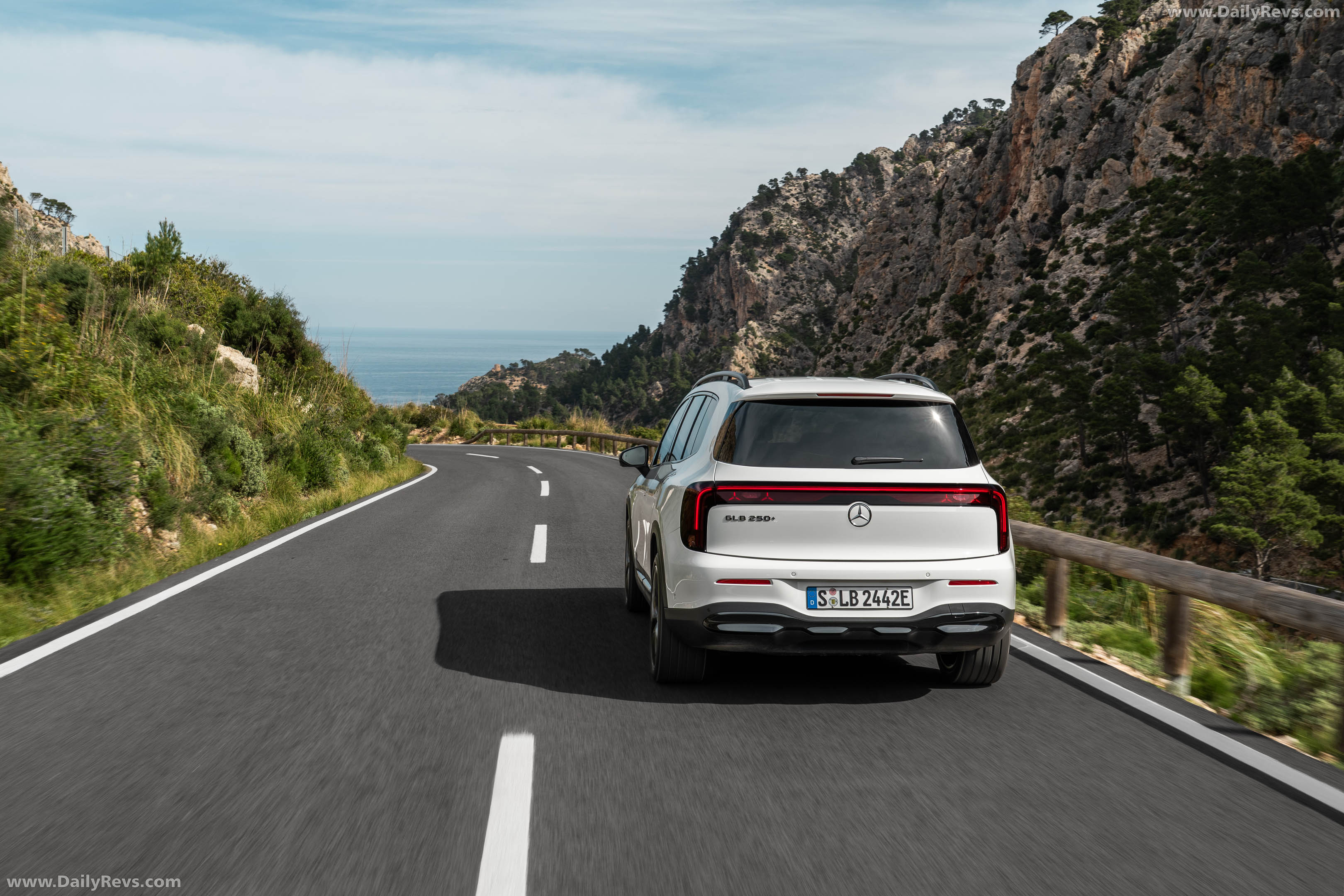 2027 Mercedes-Benz GLB 250 Plus EQ X247 Polar White Rear View