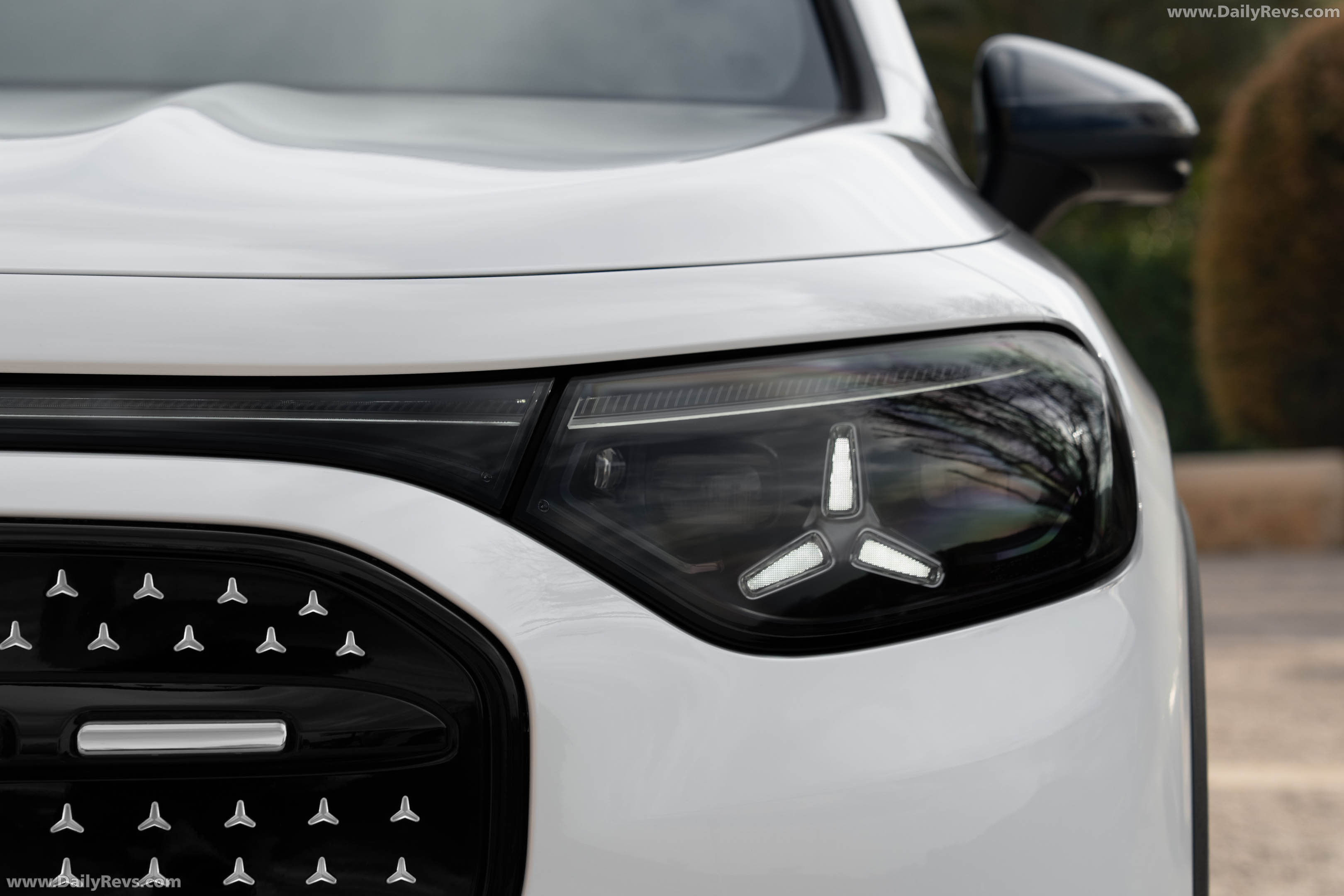 2027 Mercedes-Benz GLB 250 Plus EQ X247 Polar White Exterior