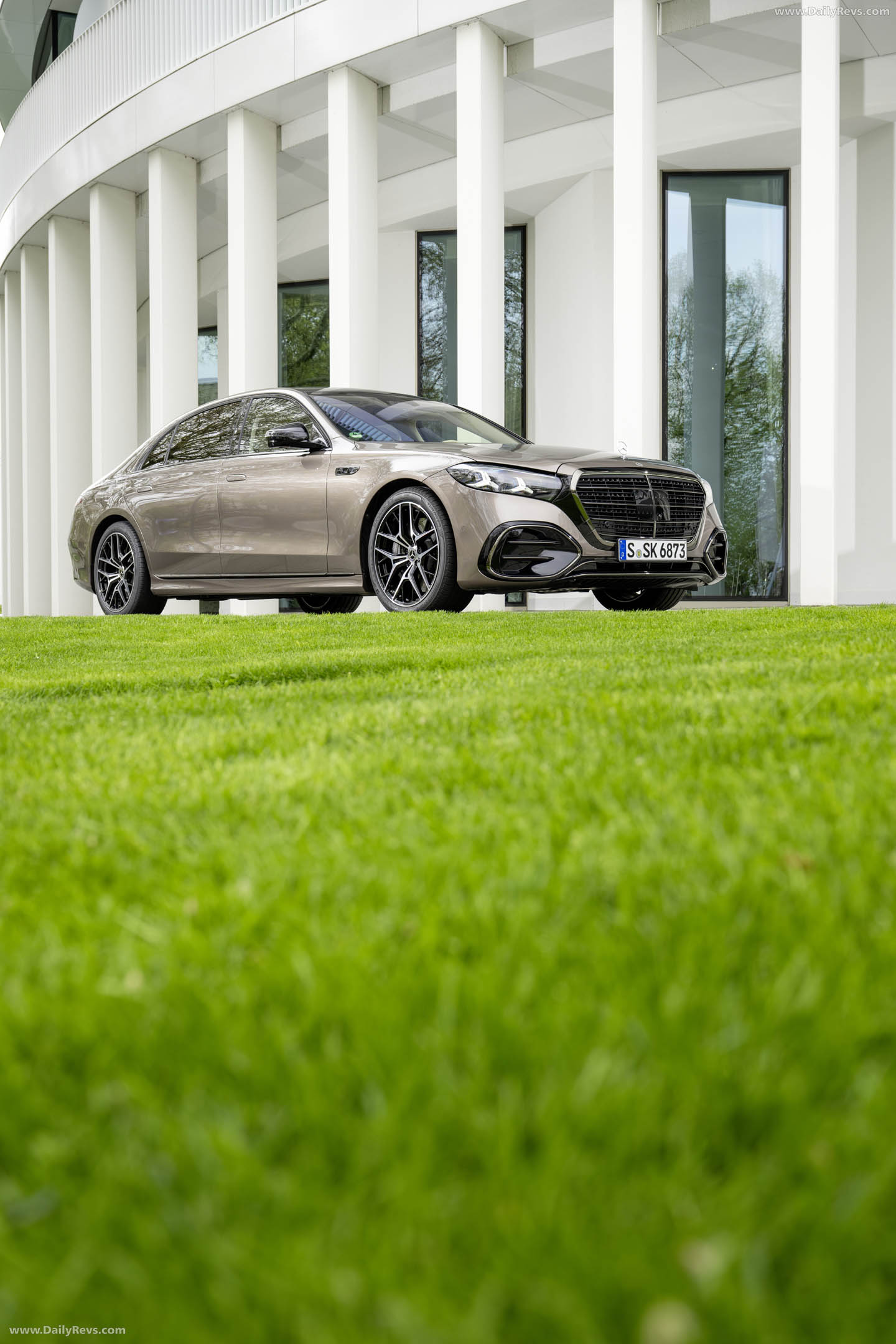 2027 Mercedes-Benz S 500 4MATIC W223 Front View