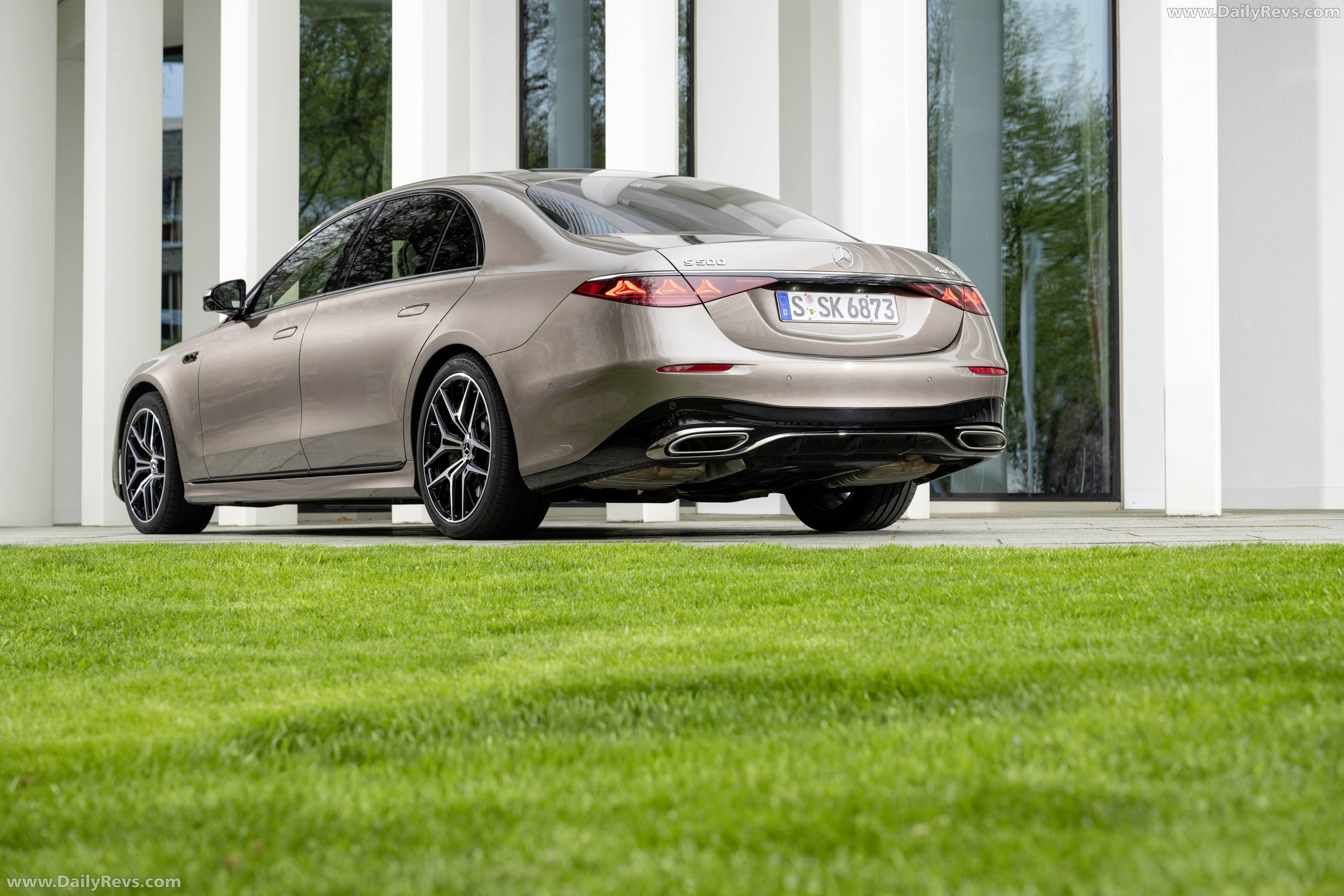 2027 Mercedes-Benz S 500 4MATIC W223 Rear View